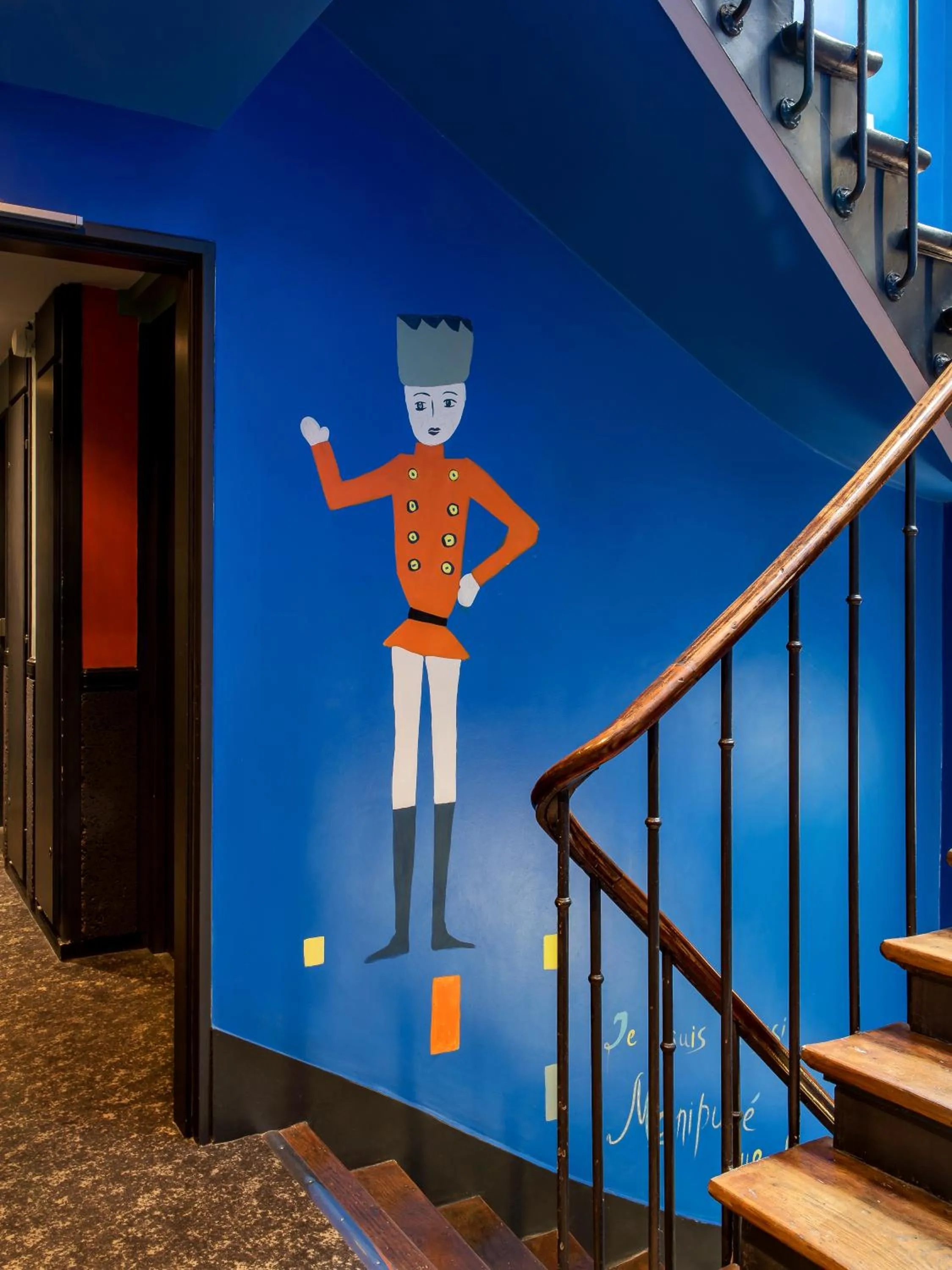 Property building in Hôtel Gaston