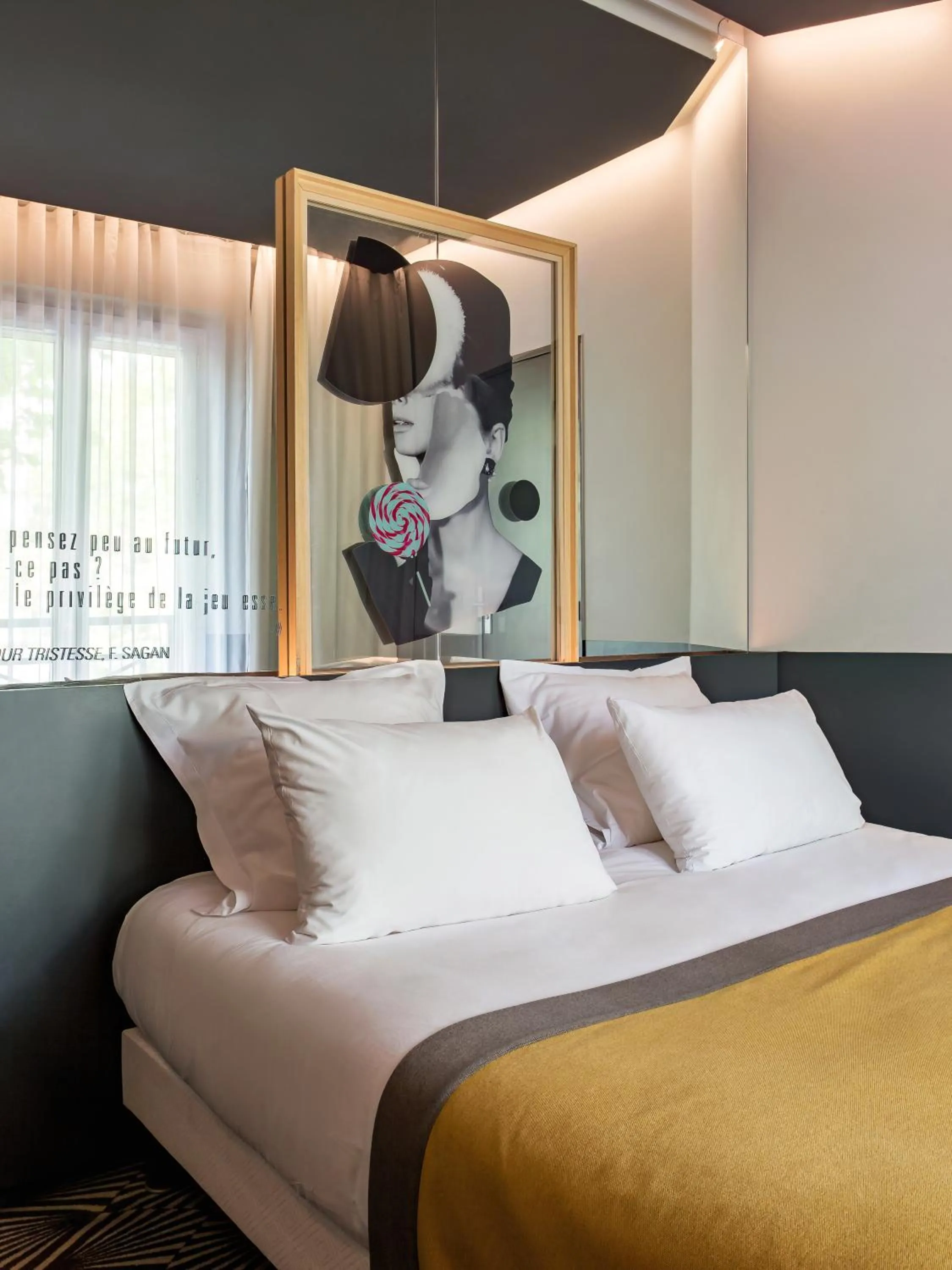 Photo of the whole room, Bed in Hôtel Gaston