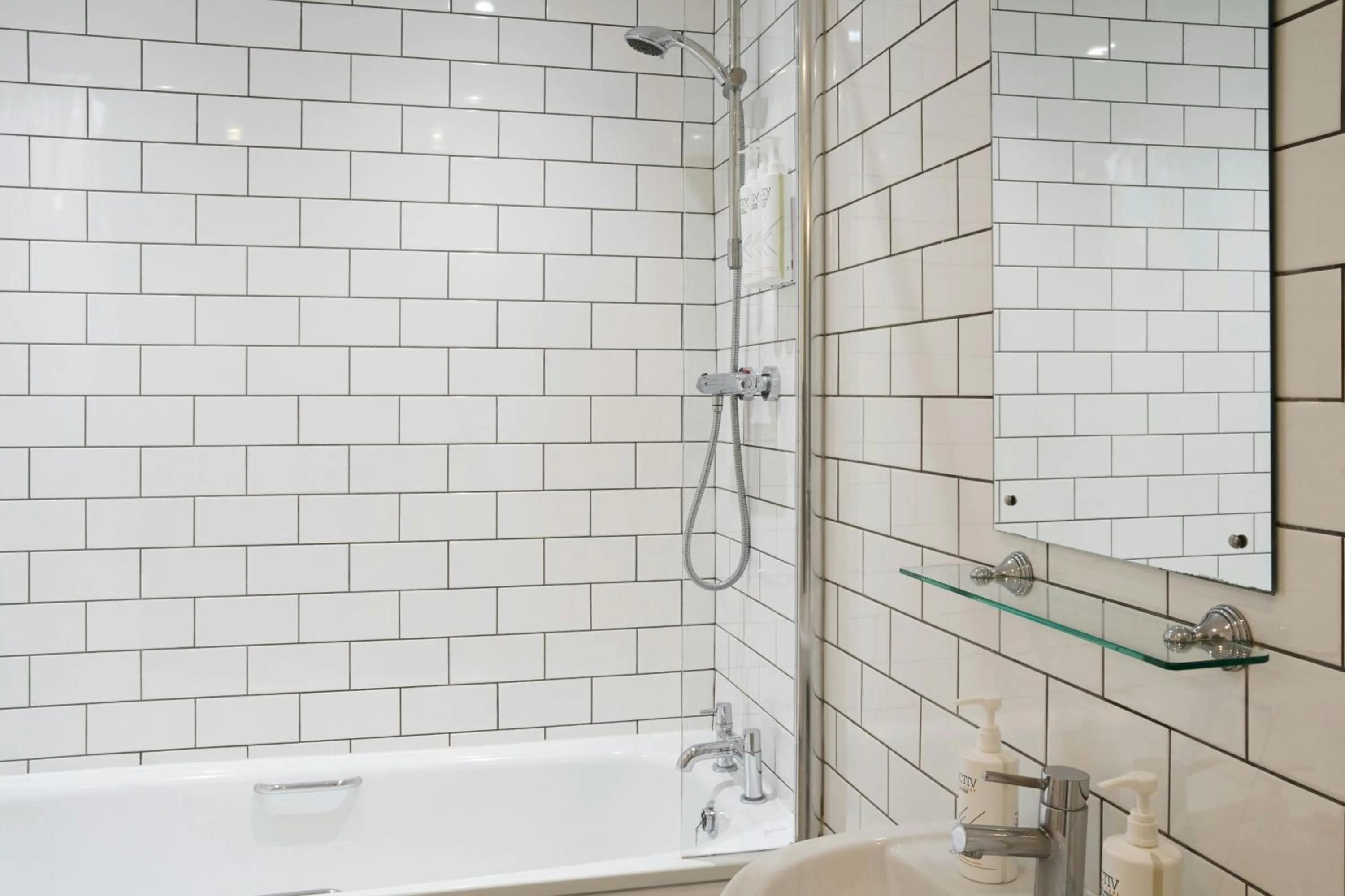 Bathroom in Four Points Flex by Sheraton Brighton