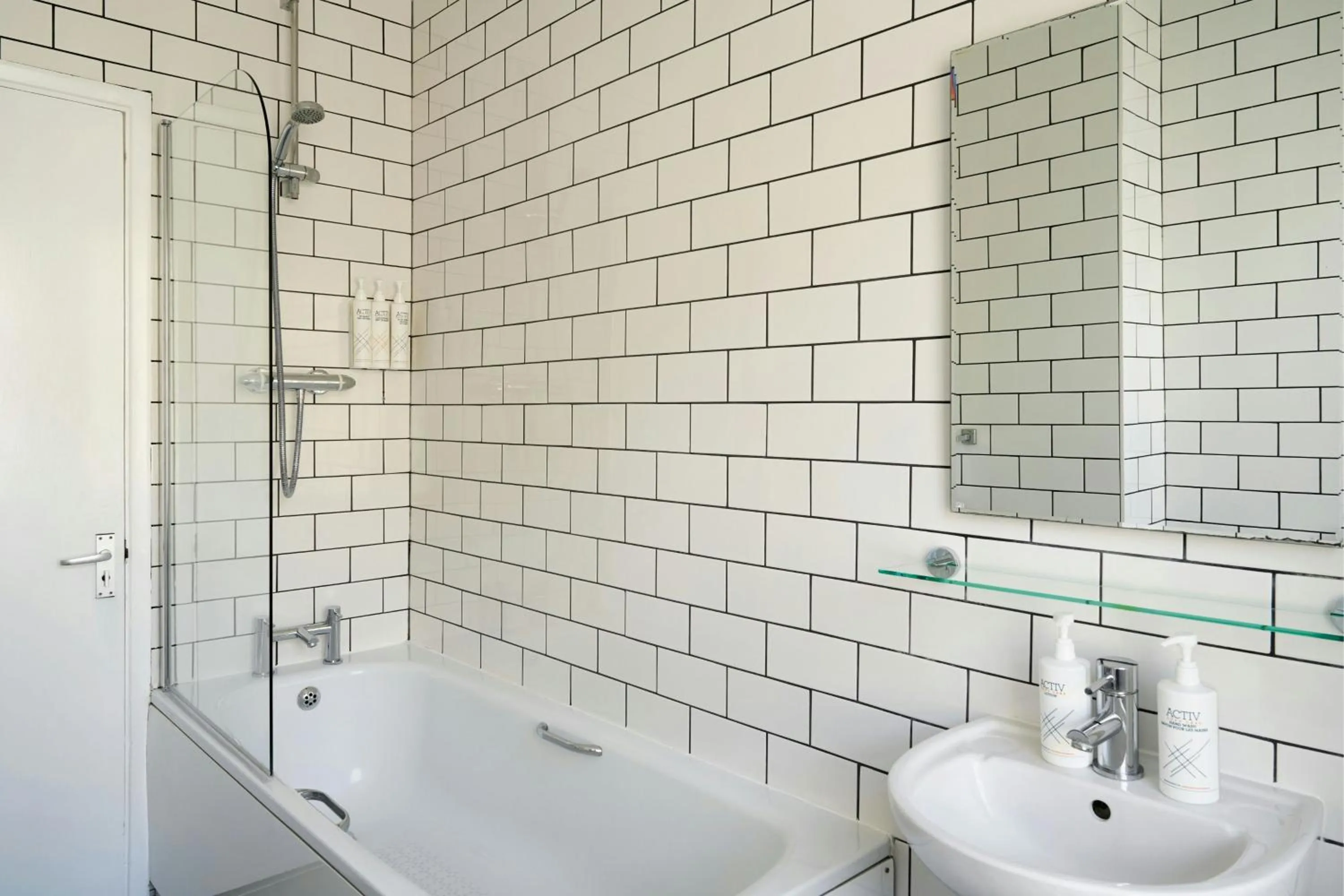 Bathroom in Four Points Flex by Sheraton Brighton