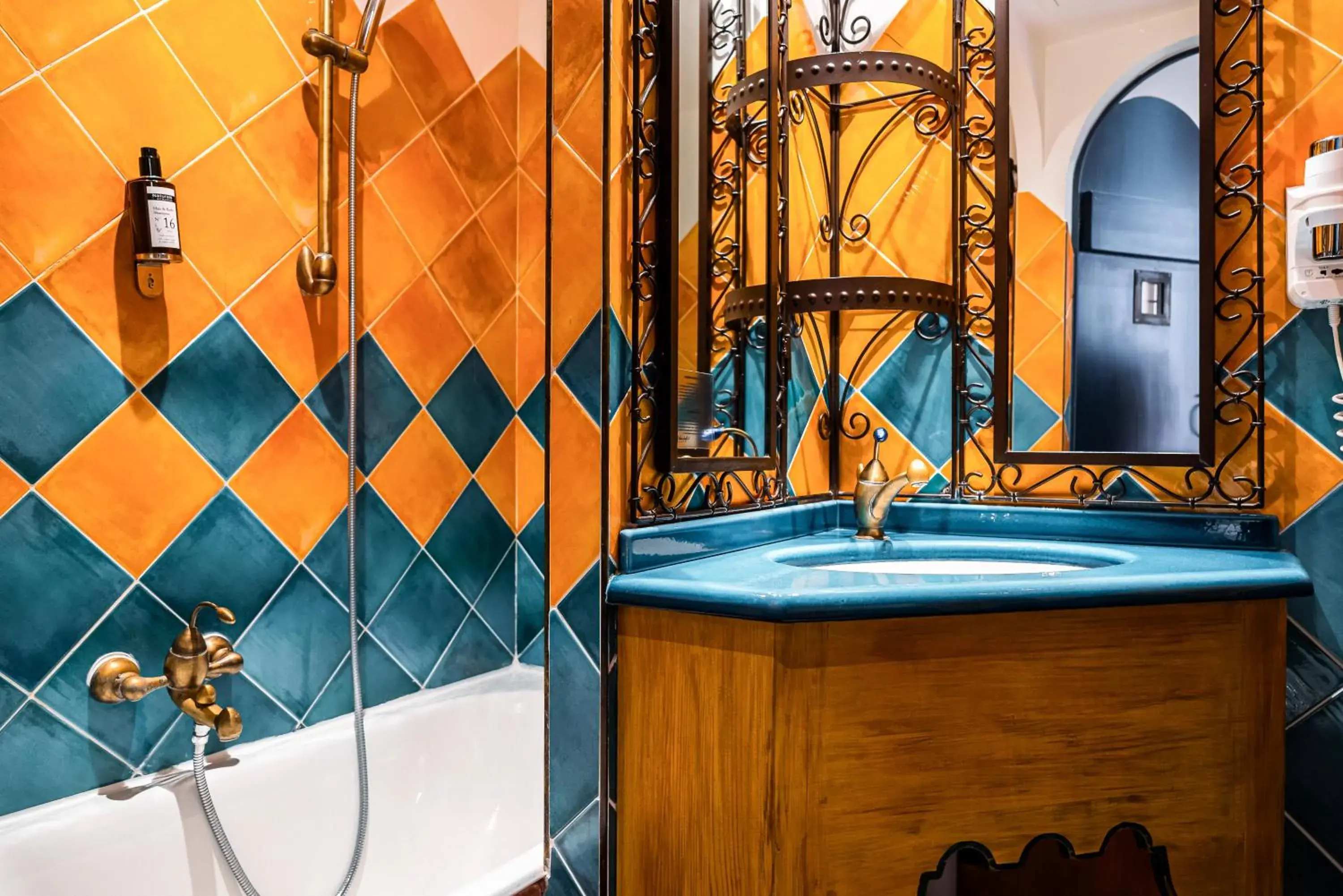 Classic Single Room in Villa Royale Montsouris Classic Single Room in Villa Royale Montsouris