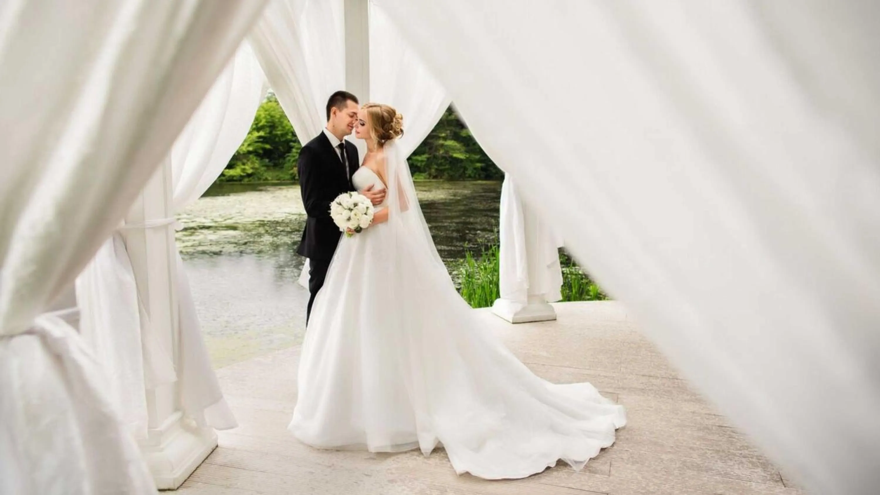 Meeting/conference room in Crowne Plaza Marlow by IHG