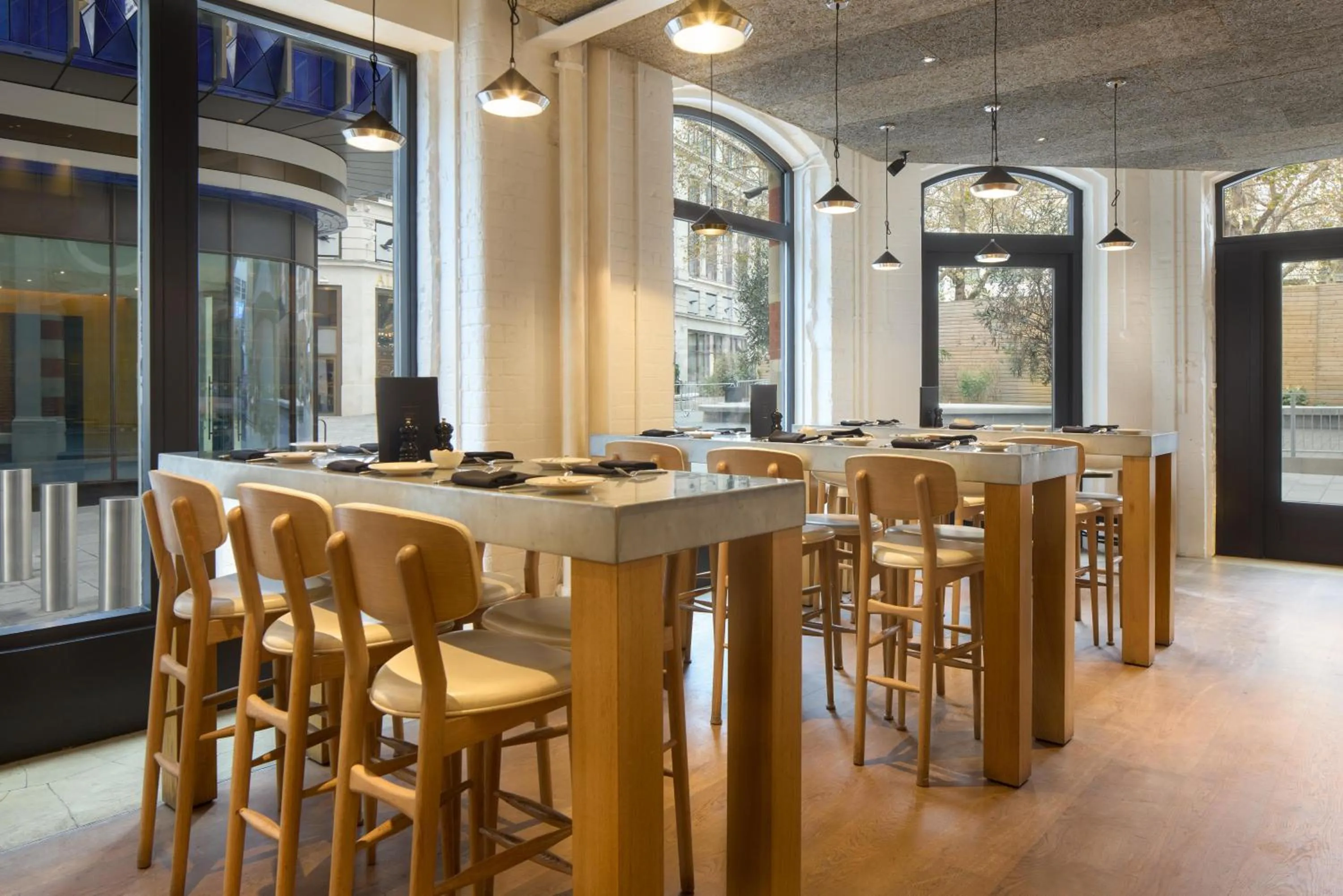 Restaurant/places to eat in Radisson Blu Hotel, London Leicester Square