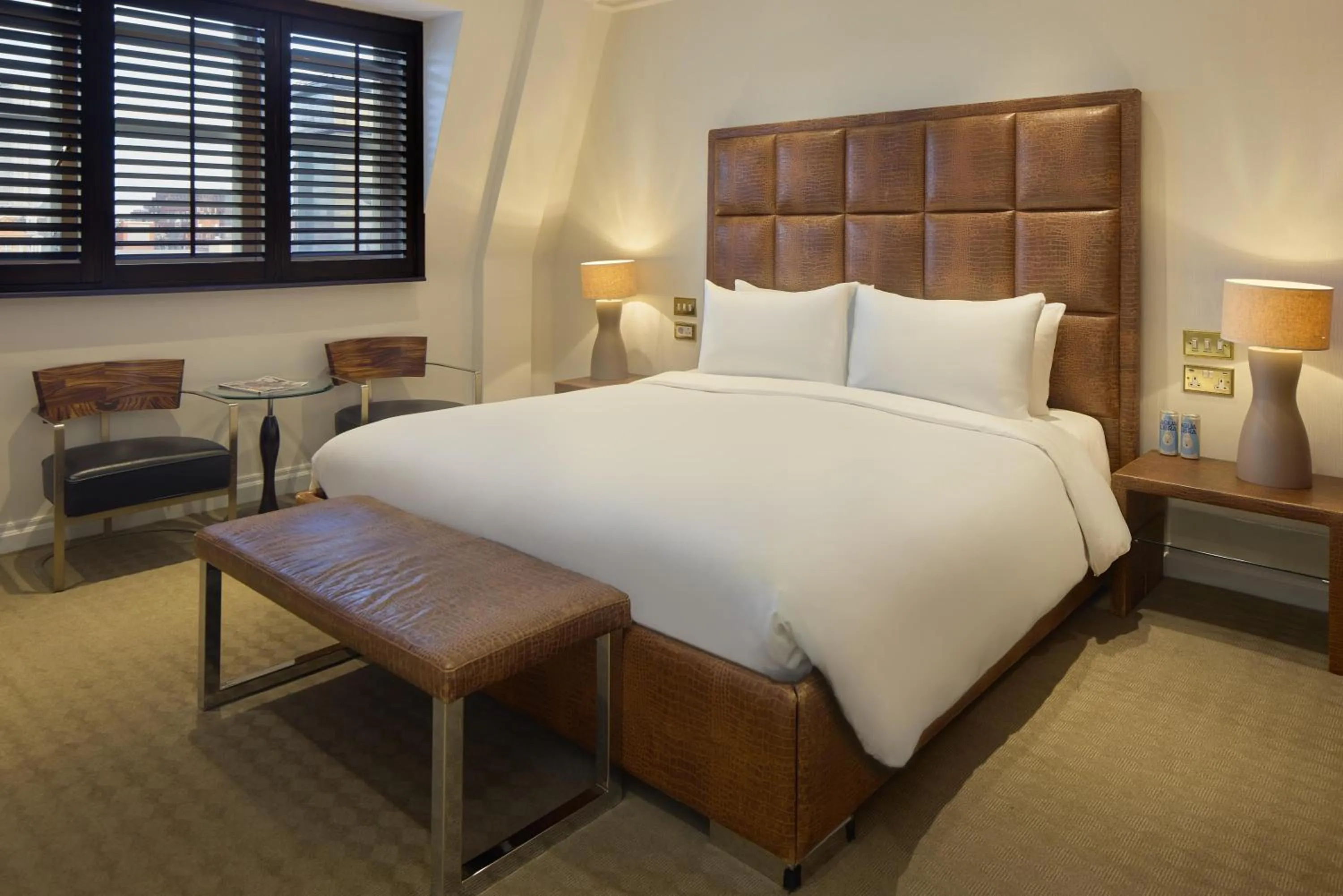 Photo of the whole room, Bed in Radisson Blu Hotel, London Leicester Square