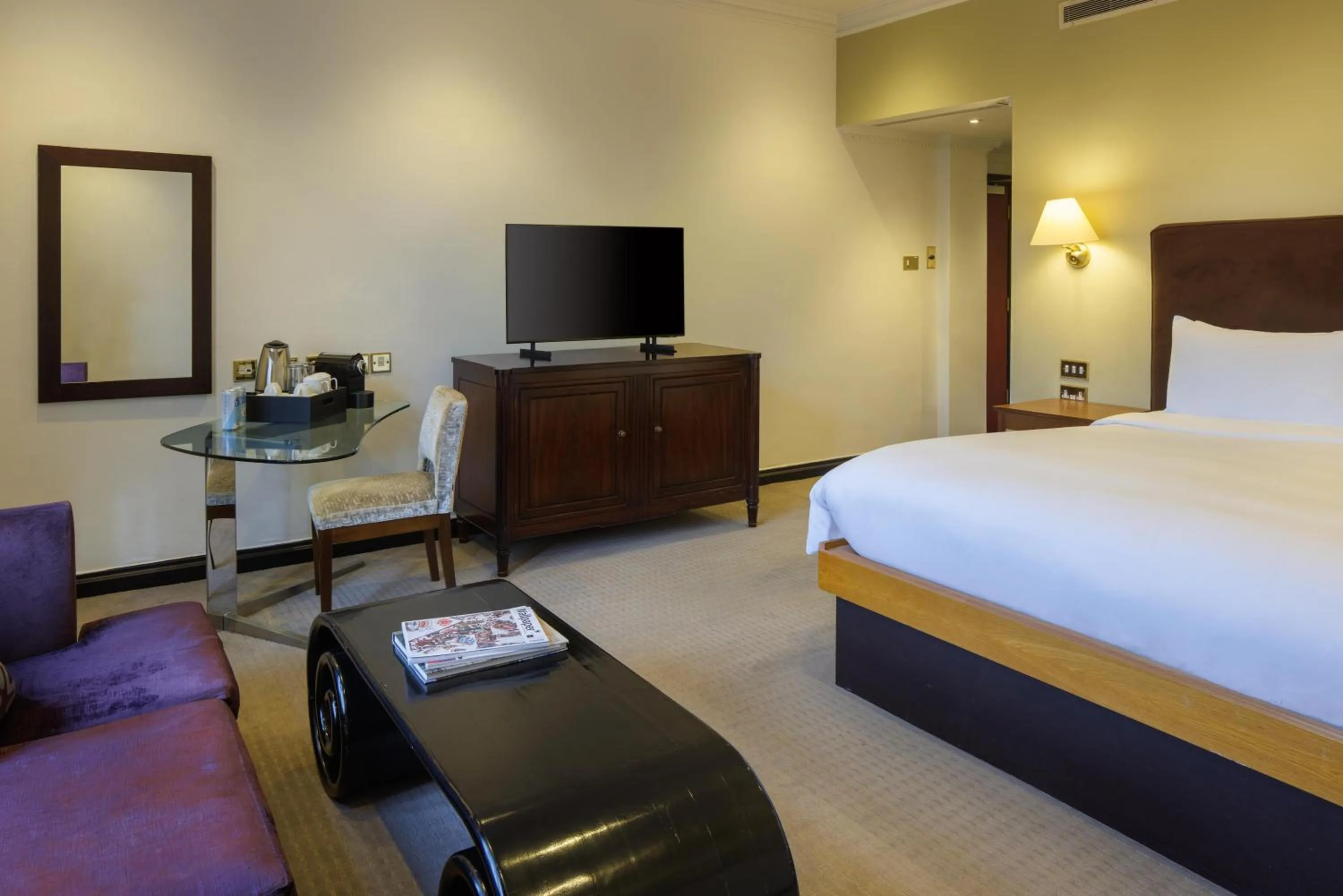 Bedroom, Bed in Radisson Blu Hotel, London Leicester Square