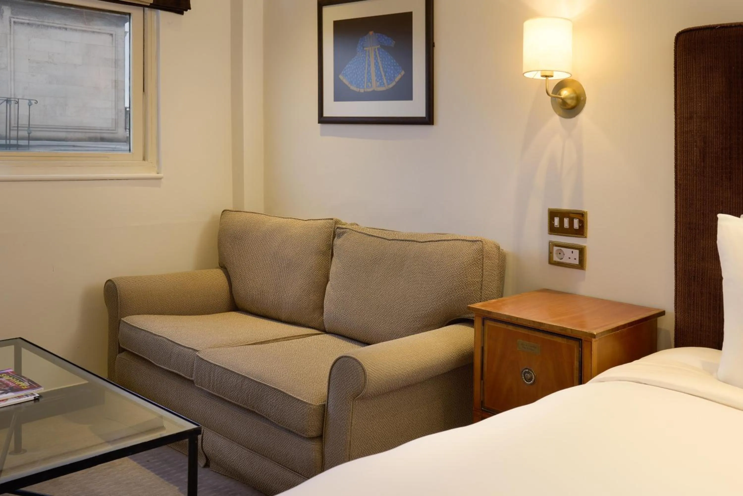 Bedroom, Bed in Radisson Blu Hotel, London Leicester Square