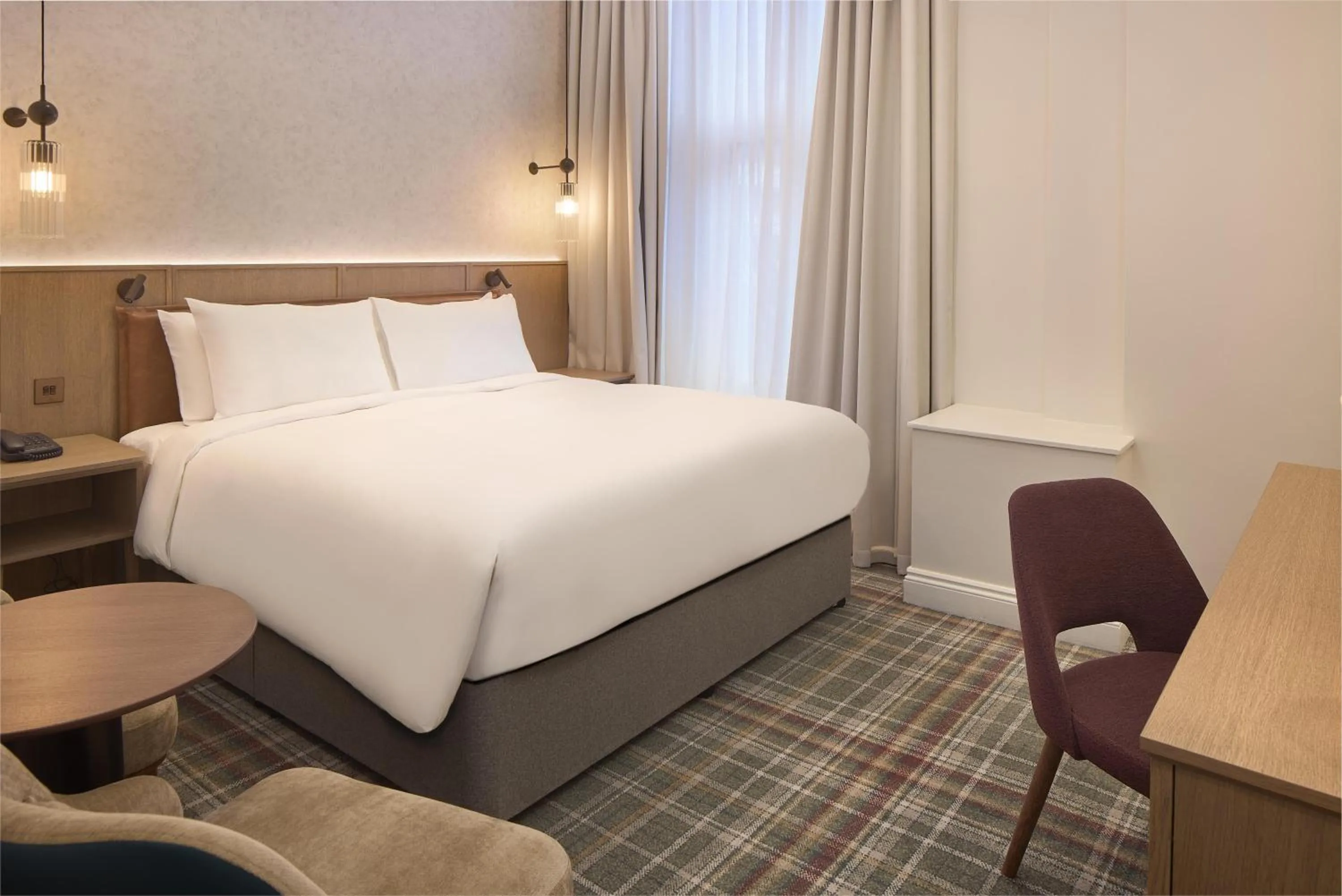 Bedroom, Bed in Radisson Blu Hotel, London Euston Square