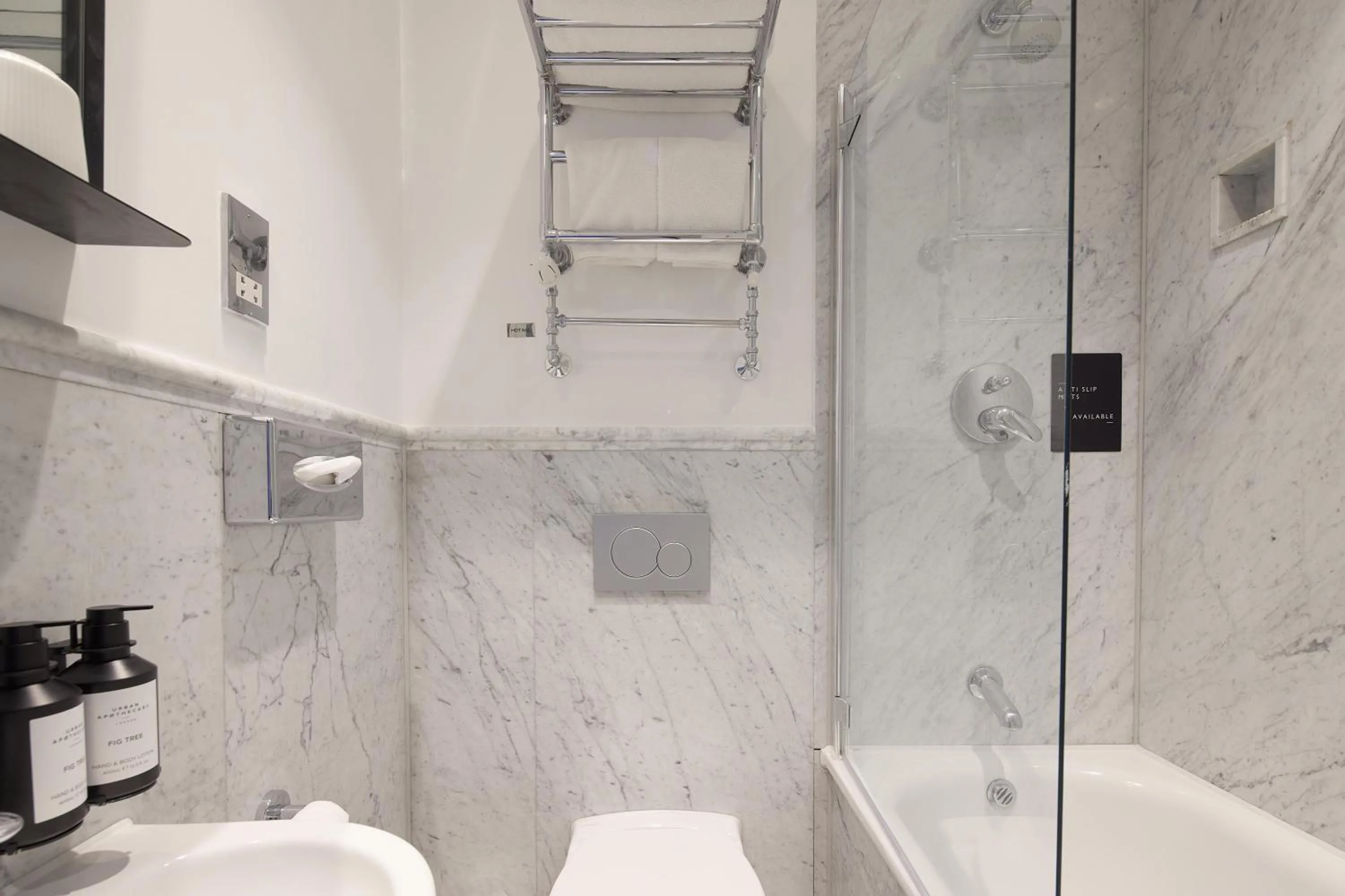 Bathroom in Radisson Blu Hotel, London Euston Square