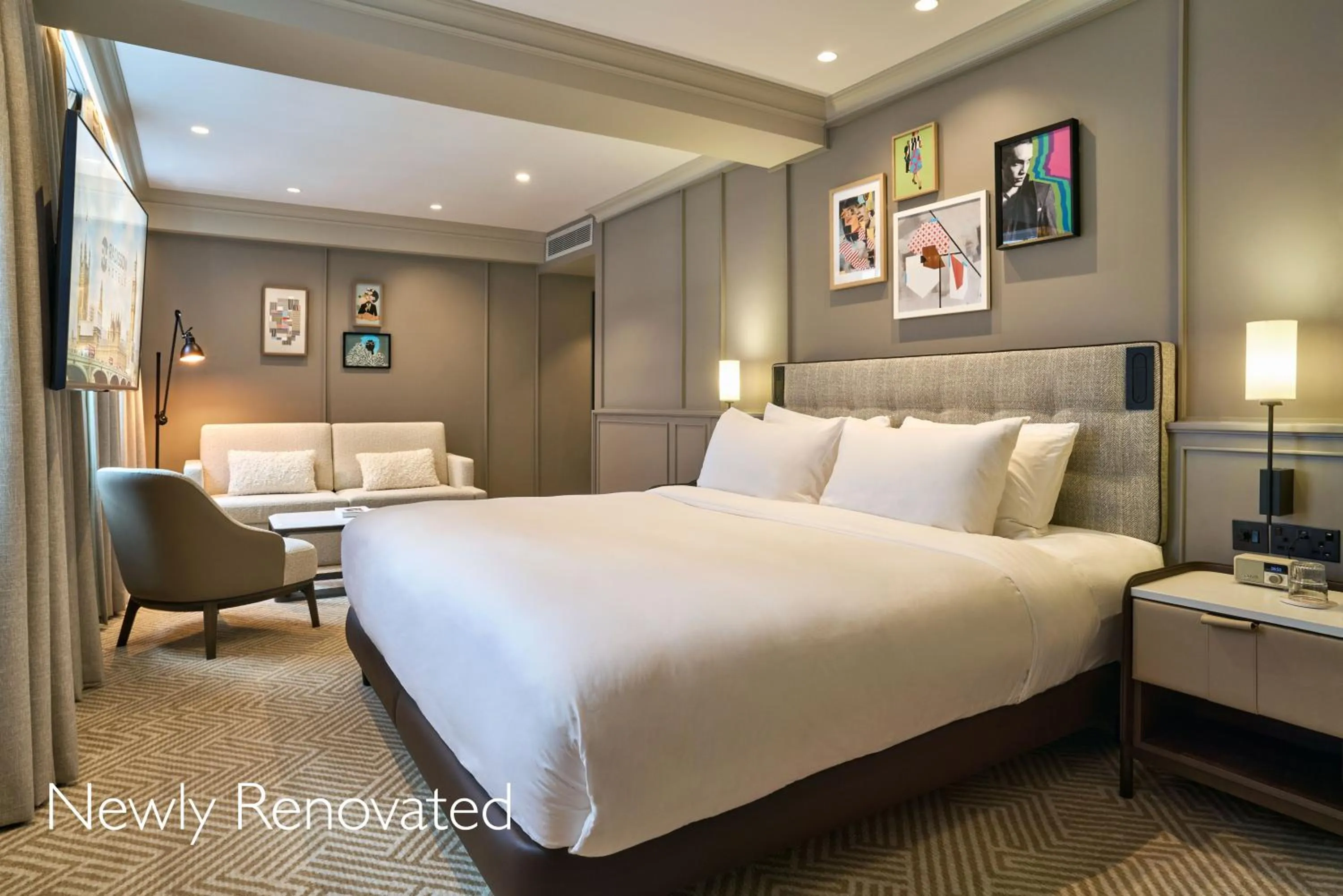 Bedroom, Bed in Radisson Blu Hotel, London Bond Street