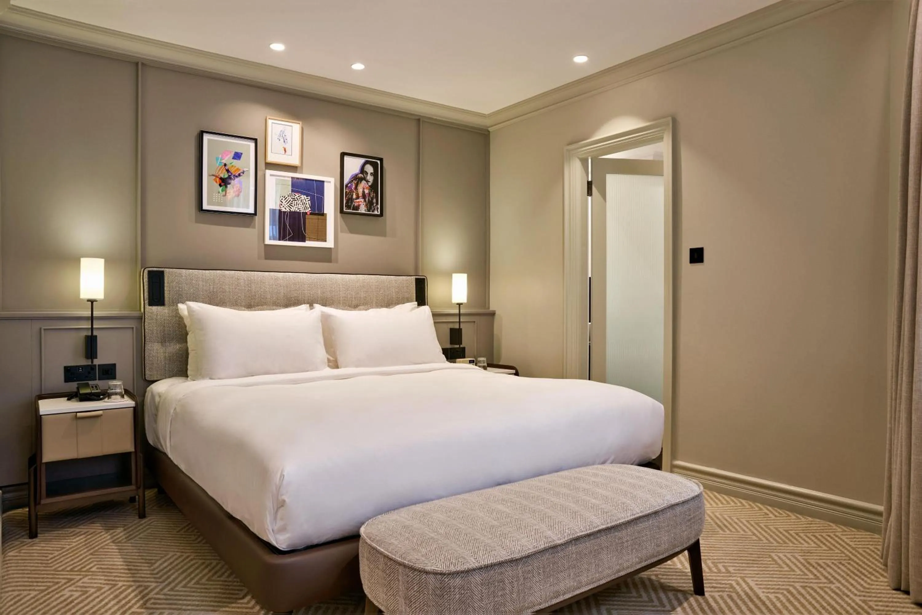 Photo of the whole room, Bed in Radisson Blu Hotel, London Bond Street