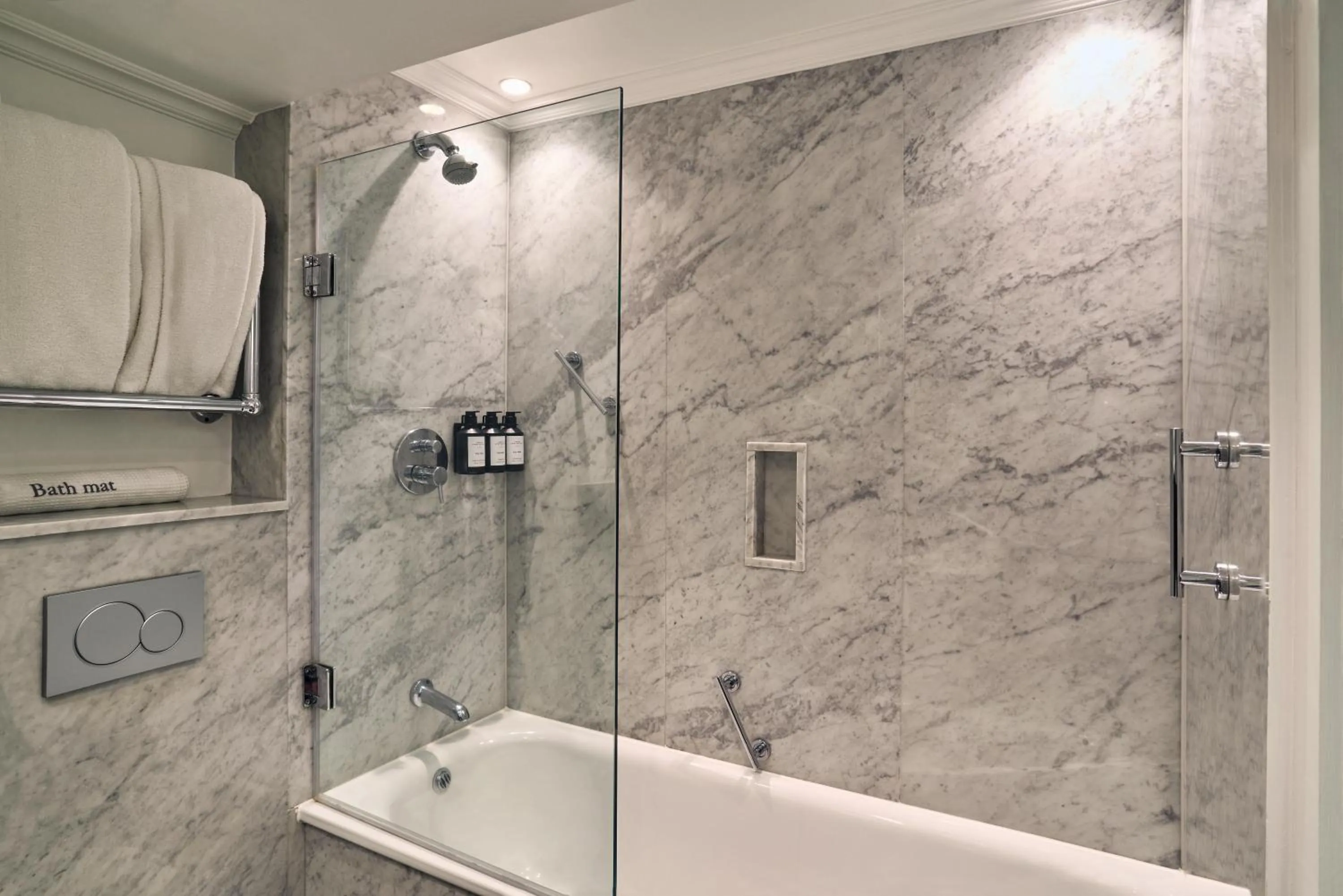 Bathroom in Radisson Blu Hotel, London Bond Street