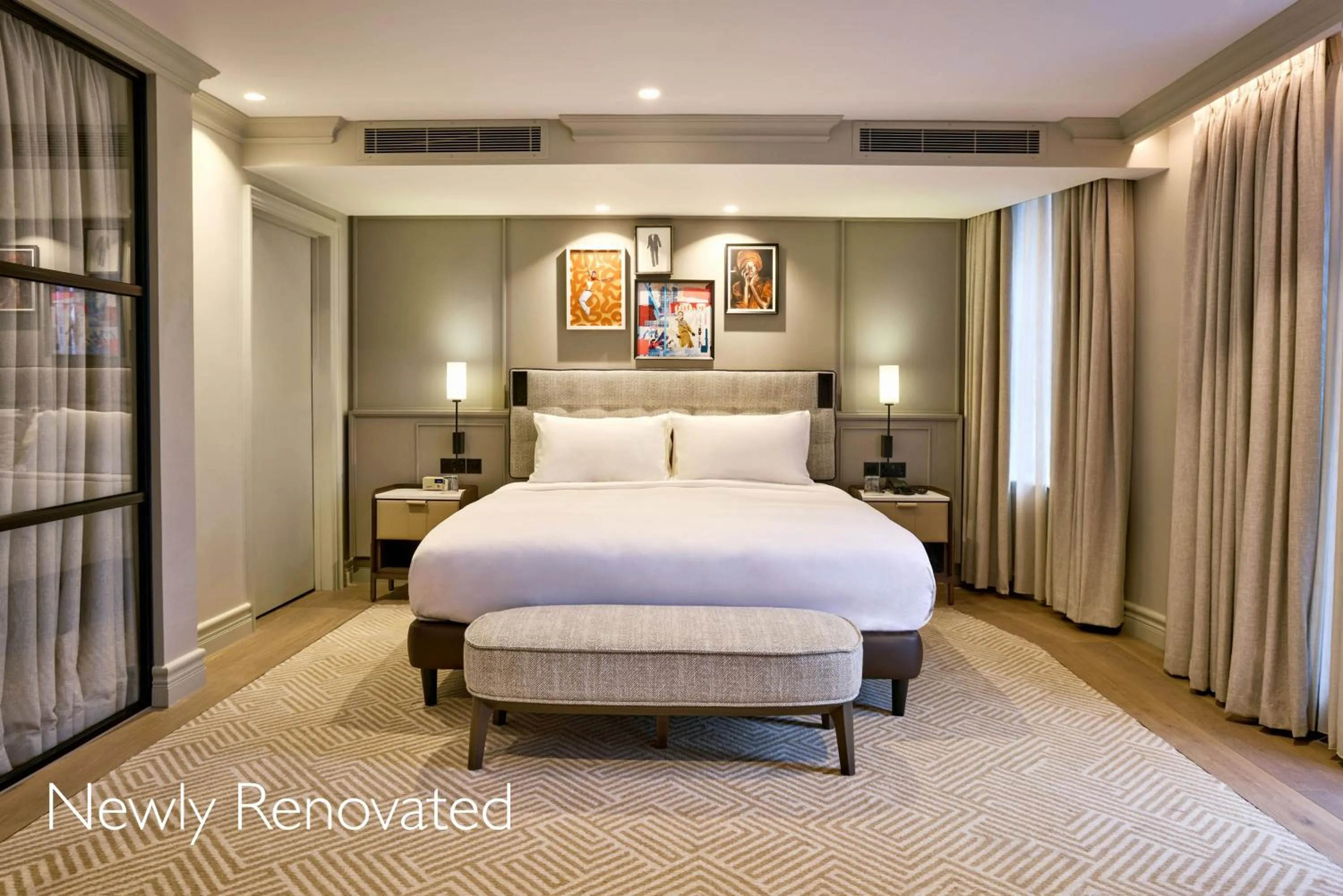 Bedroom, Bed in Radisson Blu Hotel, London Bond Street