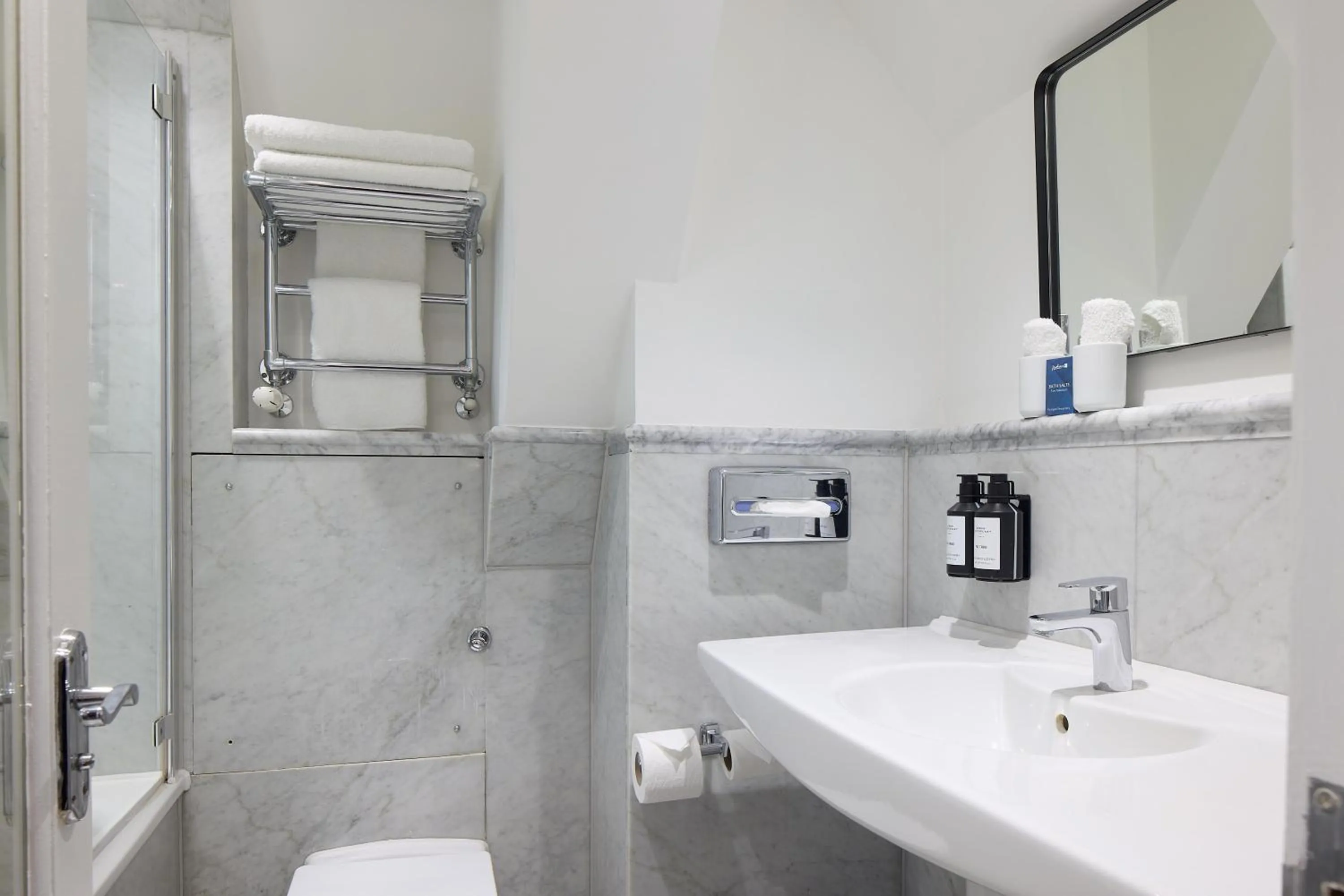 Bathroom in Radisson Blu Hotel, London Tottenham Court Road