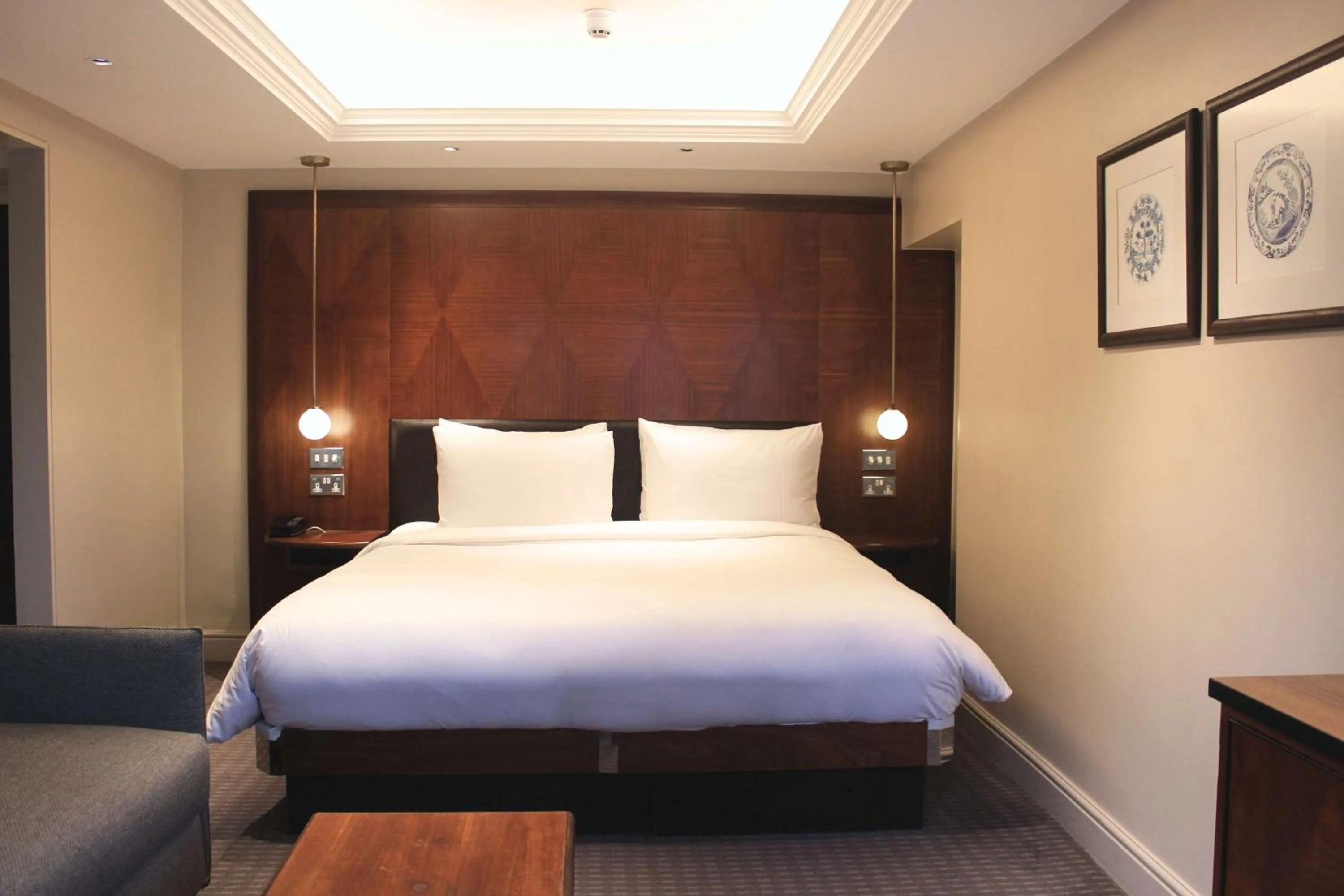 Bedroom, Bed in Radisson Blu Hotel, London Tottenham Court Road