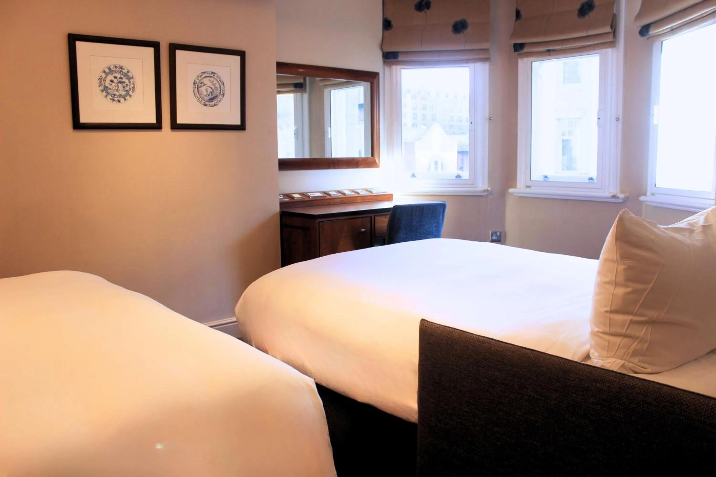 Bedroom, Bed in Radisson Blu Hotel, London Tottenham Court Road