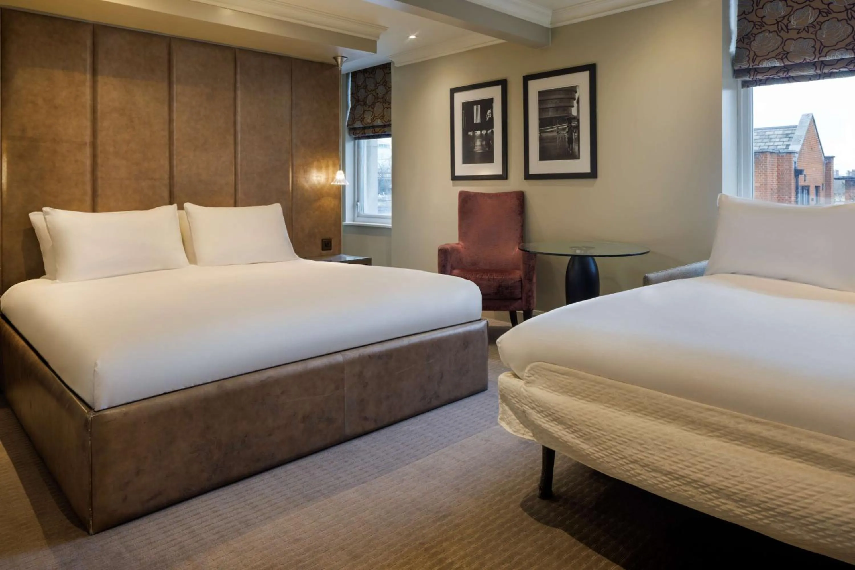 Bedroom, Bed in Radisson Blu Hotel, London Bloomsbury