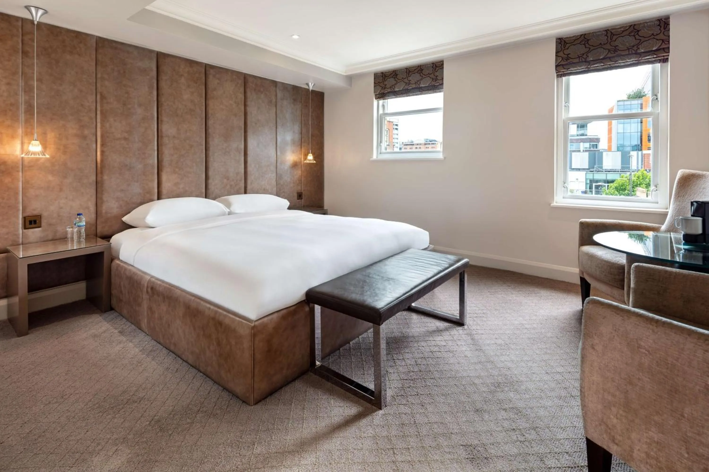 Bedroom, Bed in Radisson Blu Hotel, London Bloomsbury