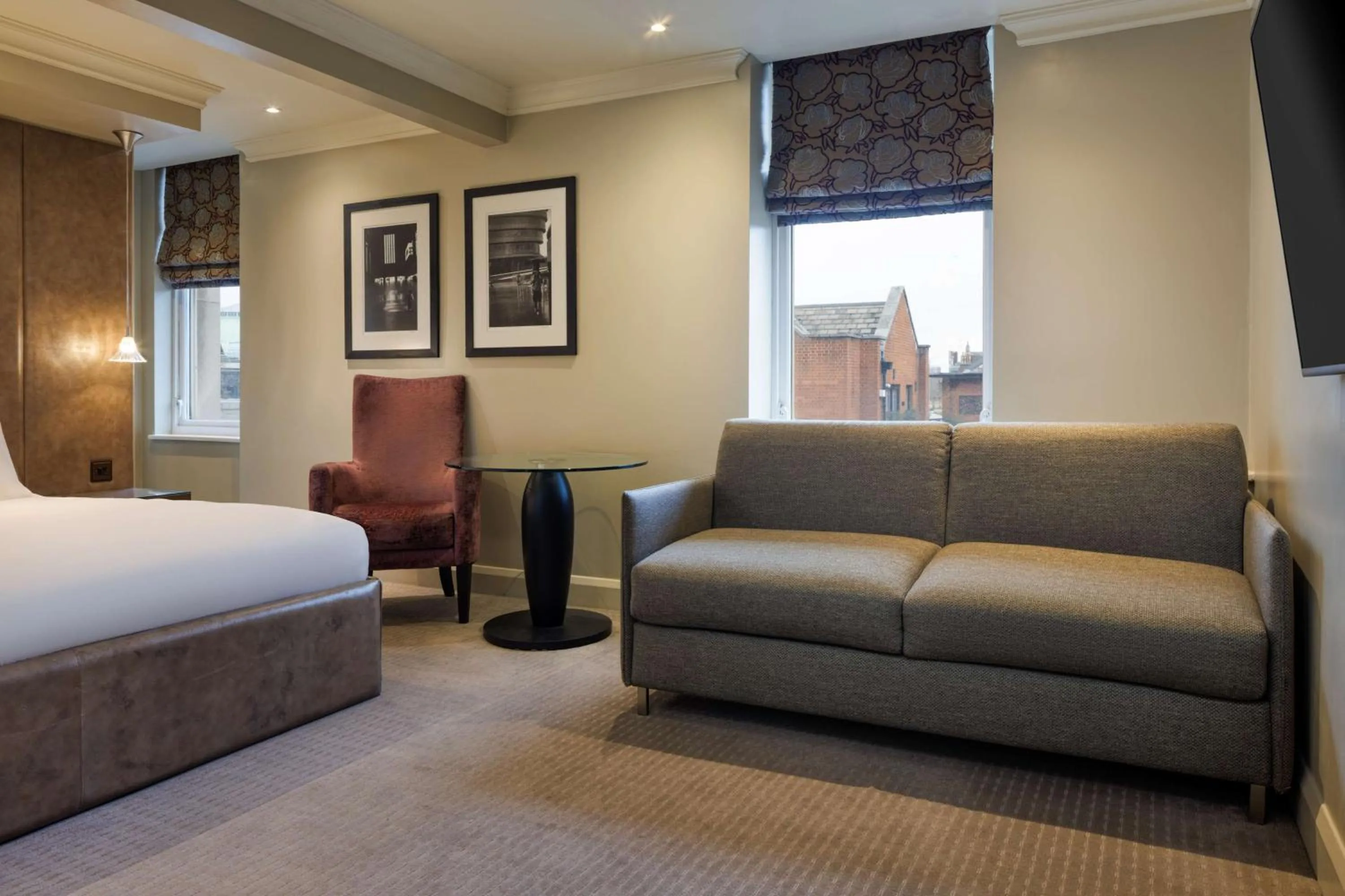 Bedroom, Bed in Radisson Blu Hotel, London Bloomsbury