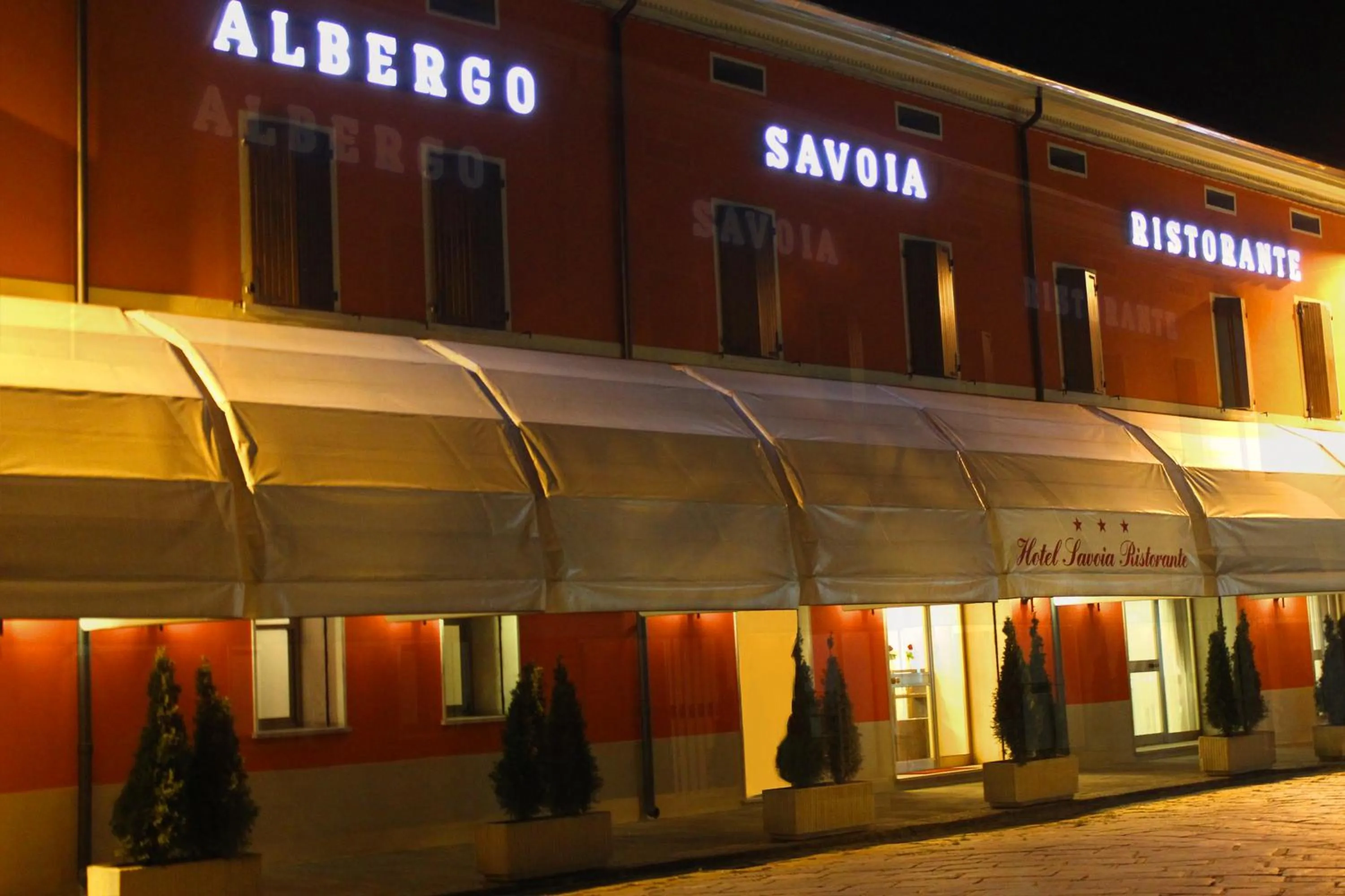 Facade/entrance in Hotel Savoia