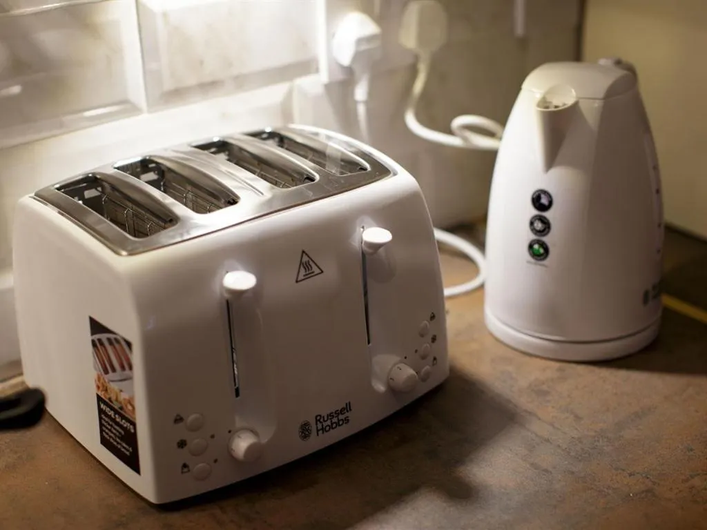 Kitchen or kitchenette in Shaftesbury Apartment