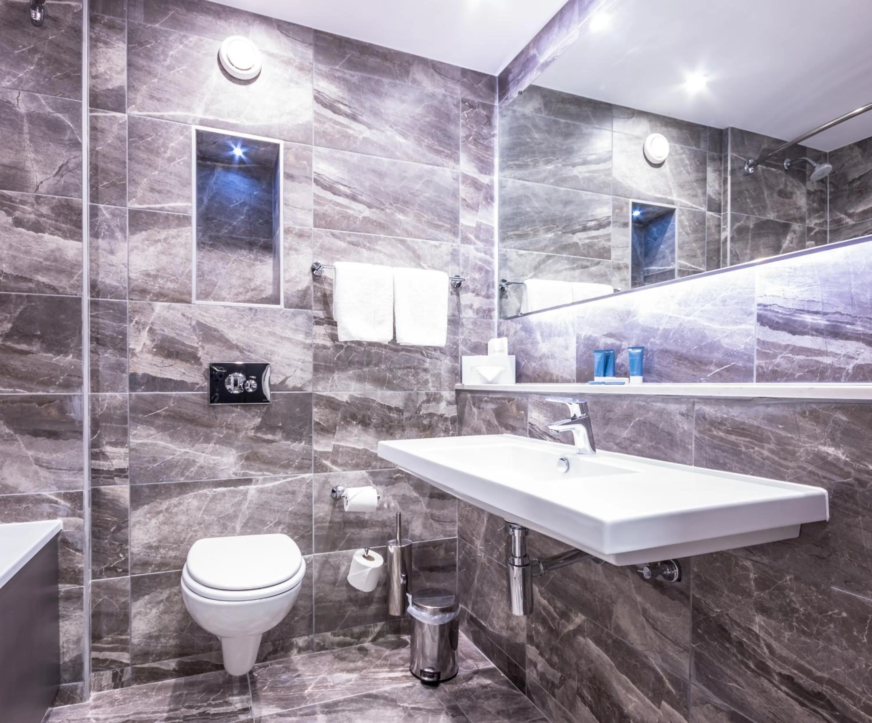 Bathroom in Talbot Hotel Stillorgan