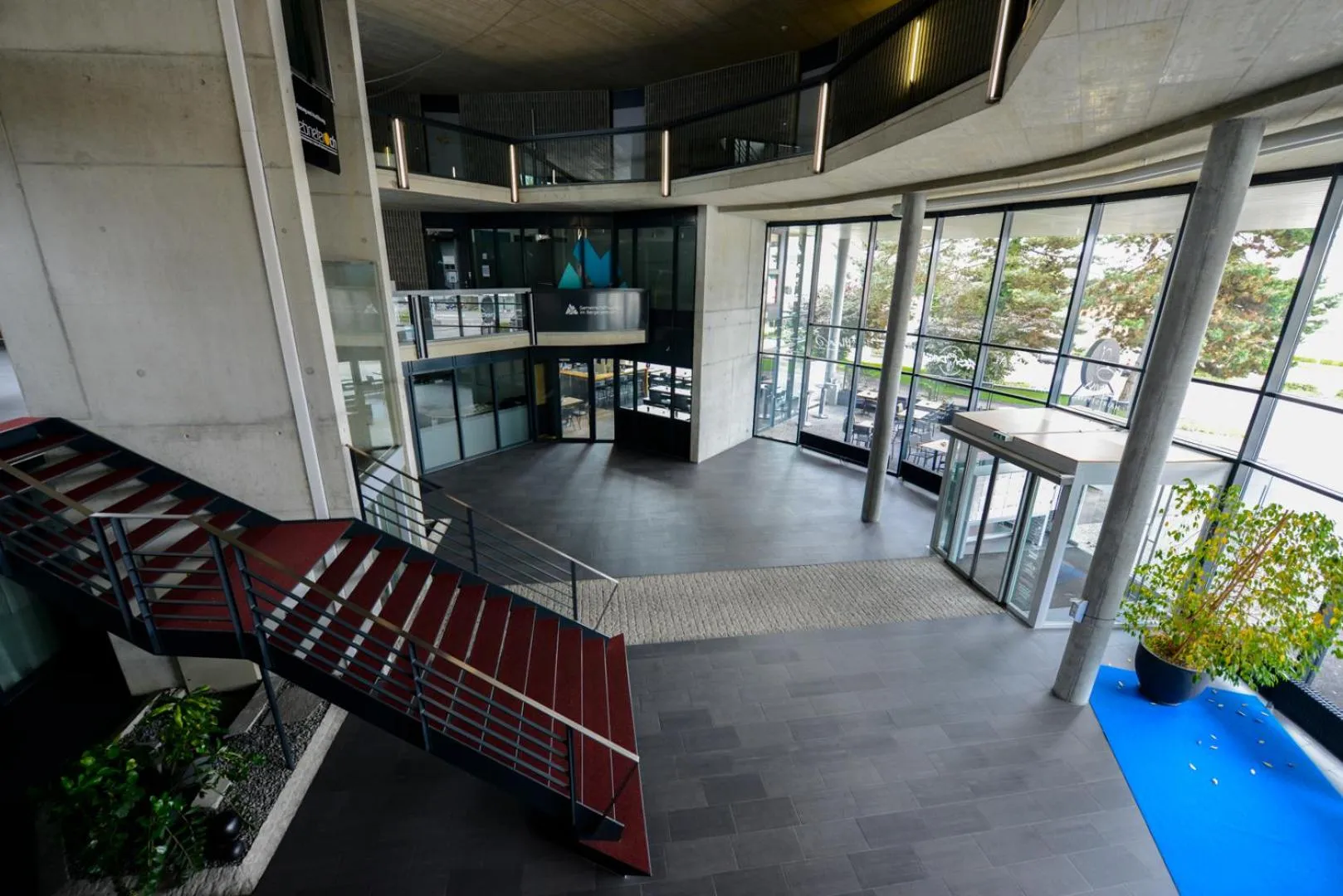 Property building in Berger Zentrum