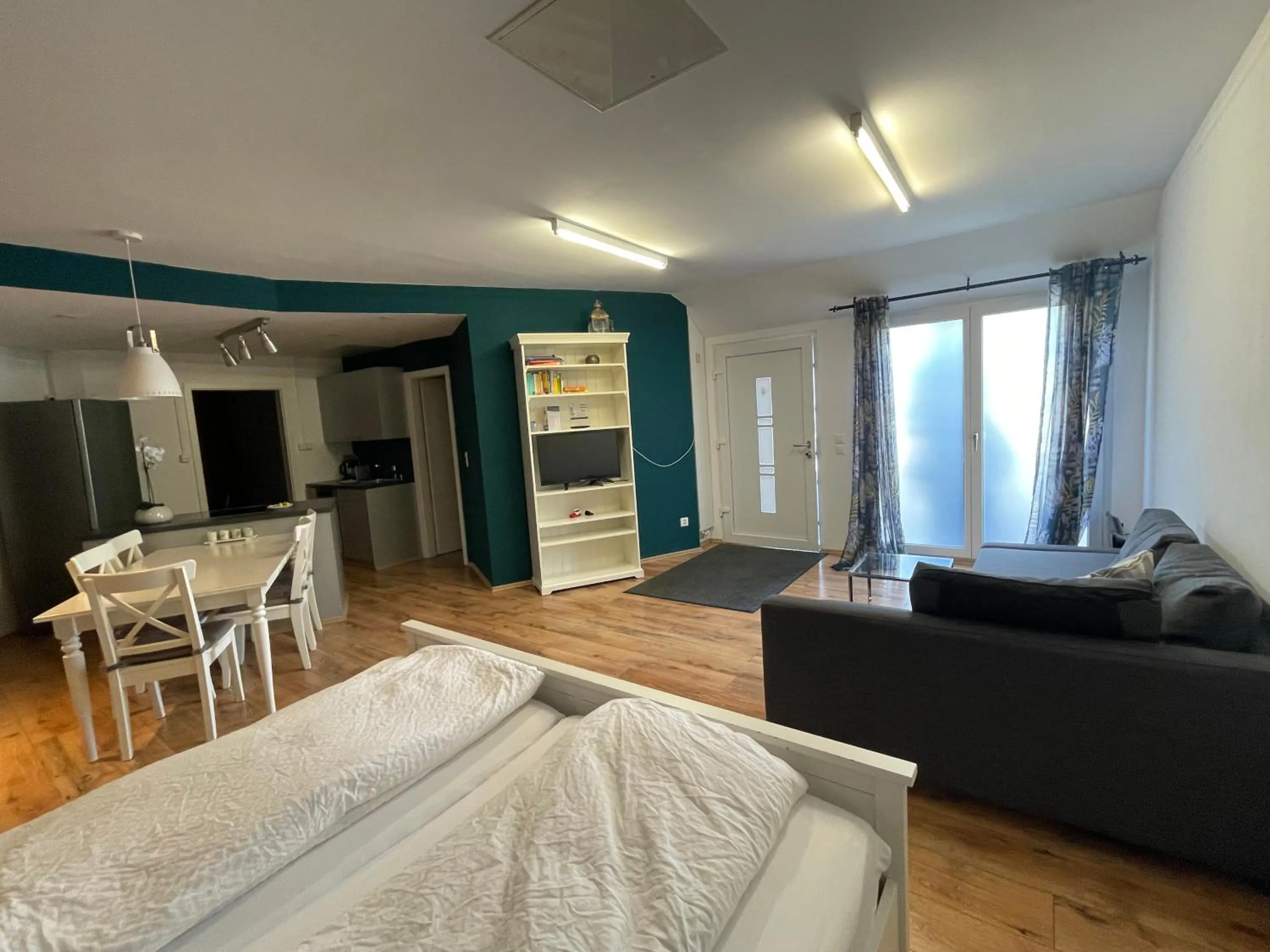 Kitchen or kitchenette, Bed in Berger Zentrum