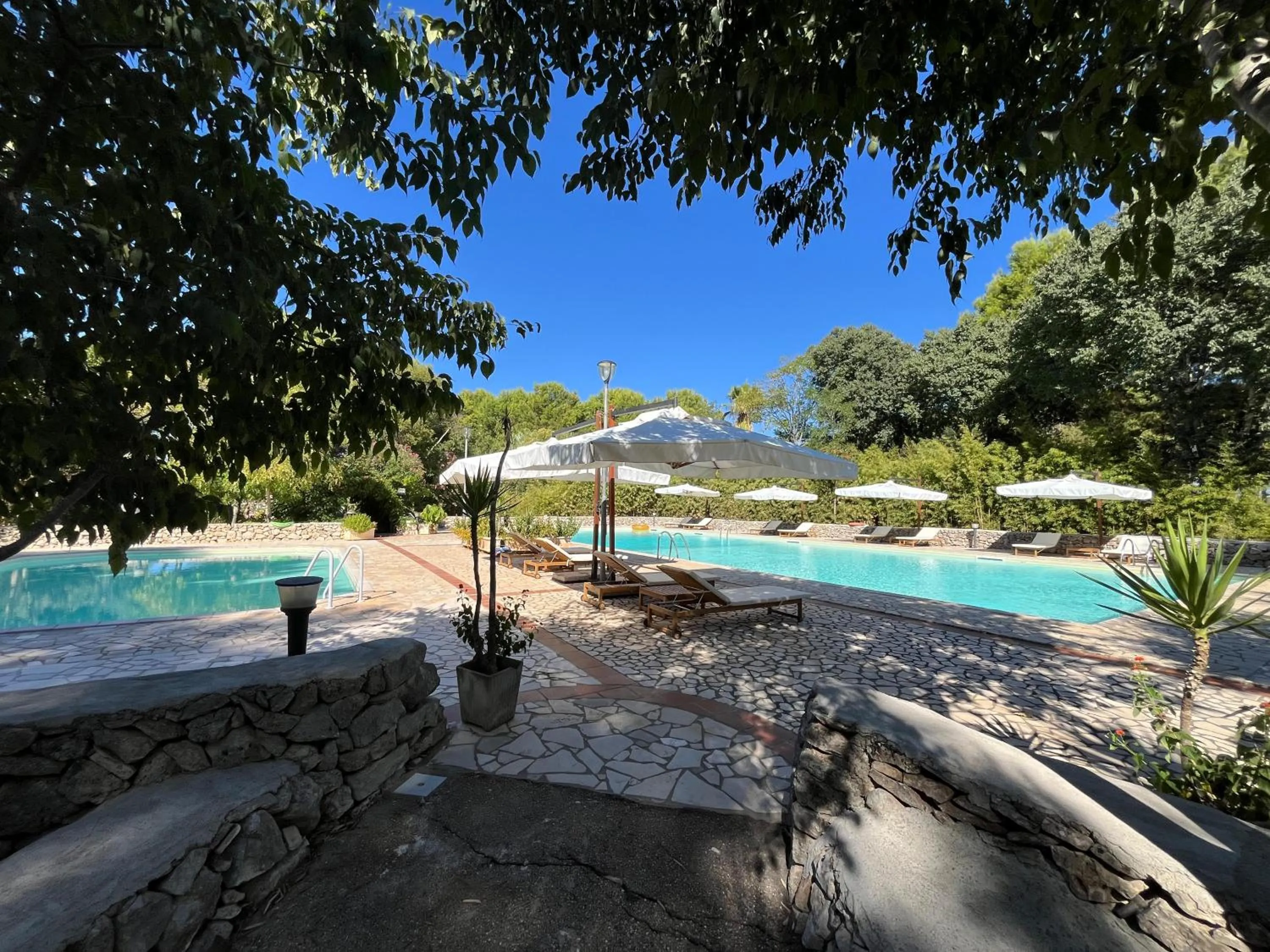 Swimming pool in Casette Masseria La Camardia