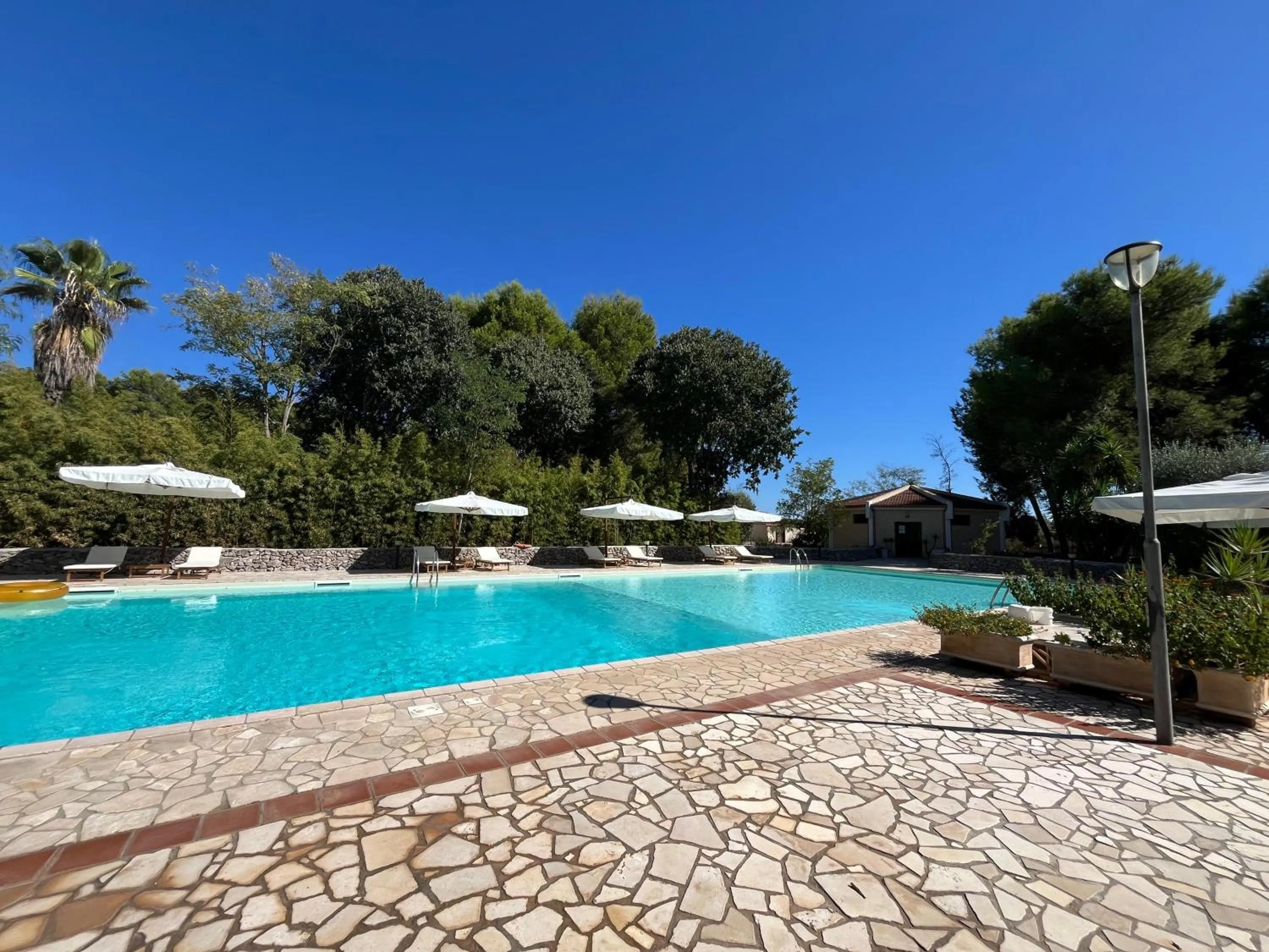 Swimming pool in Casette Masseria La Camardia
