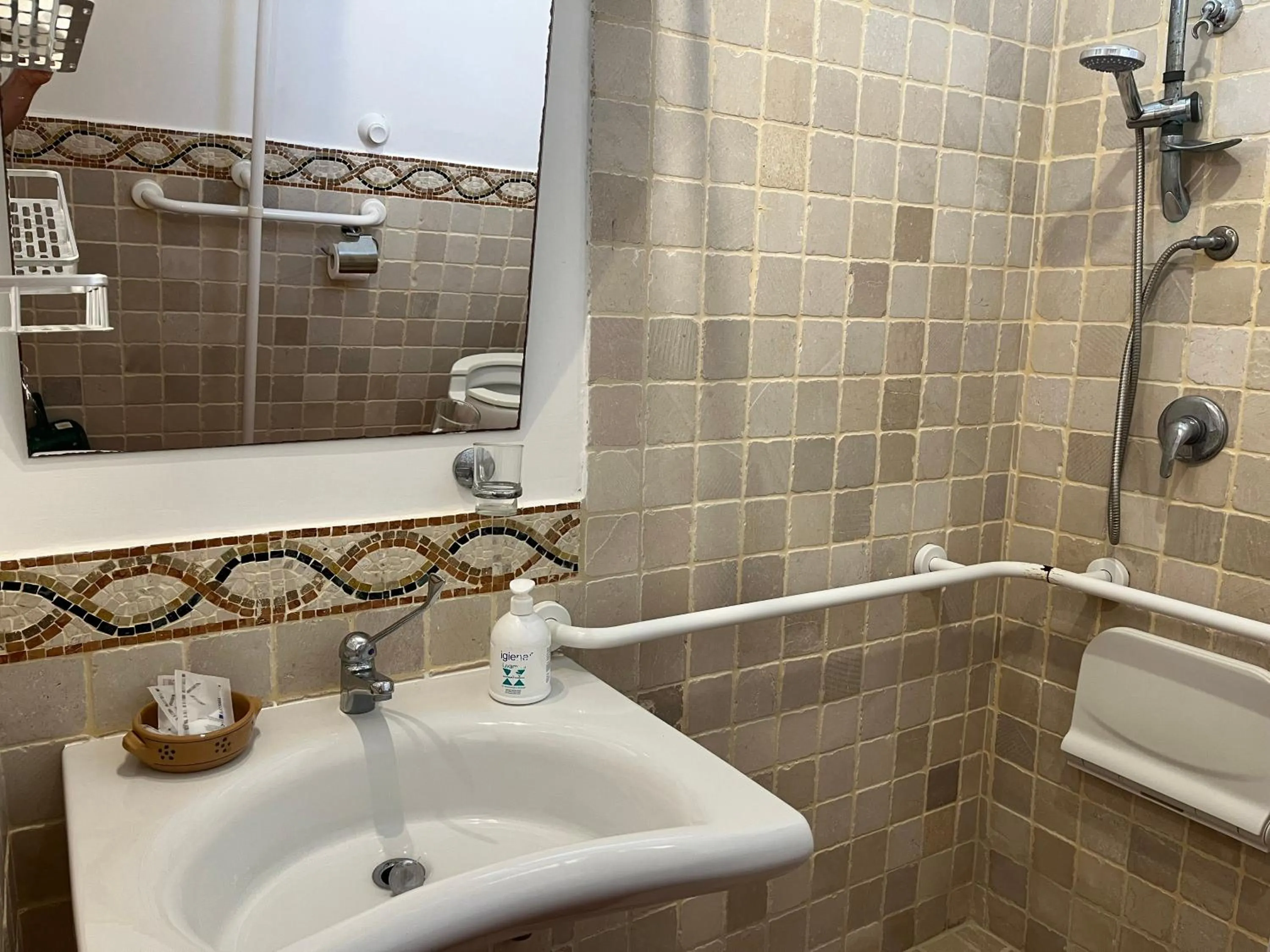 Bathroom in Casette Masseria La Camardia