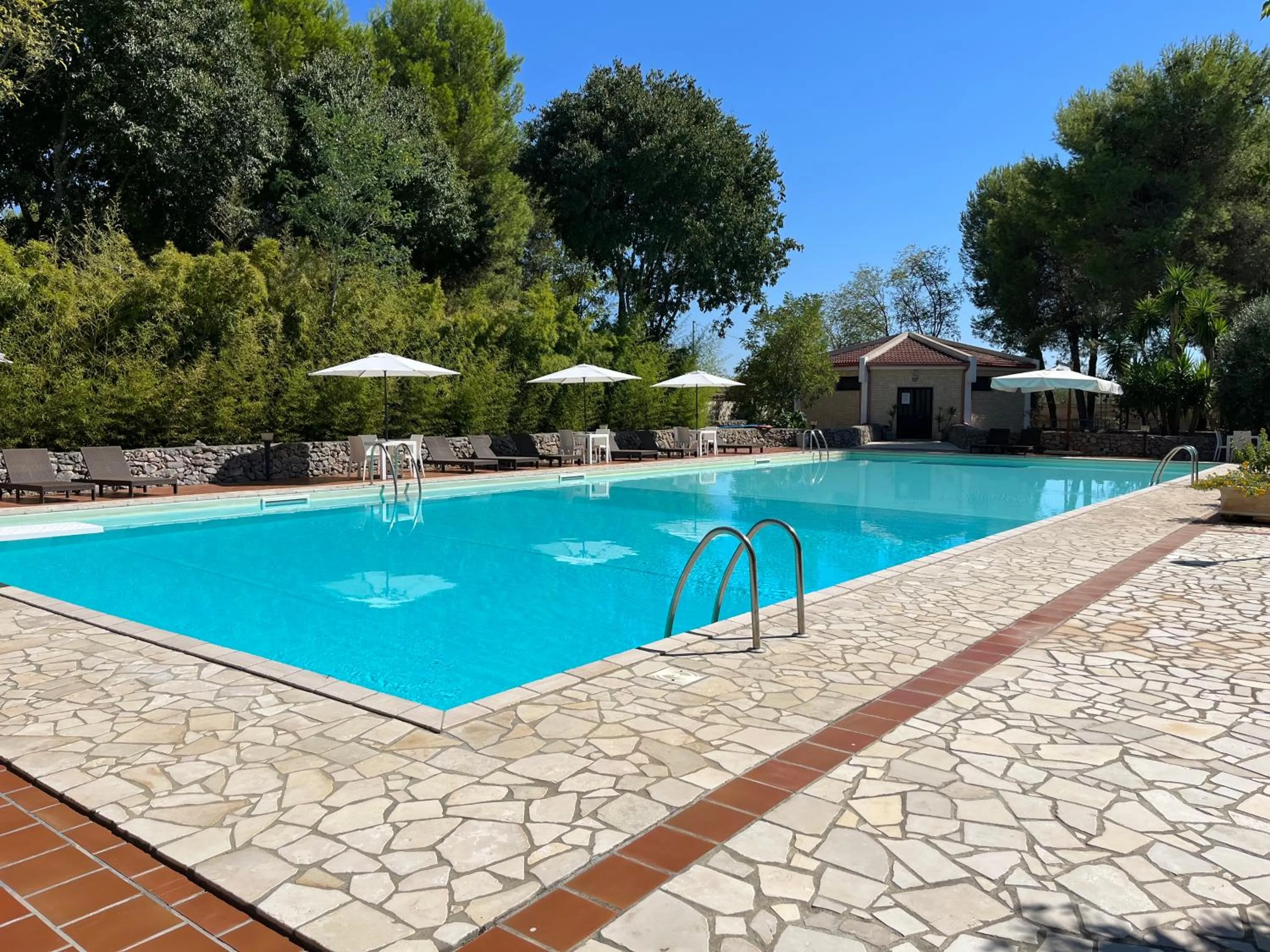 Swimming pool in Casette Masseria La Camardia