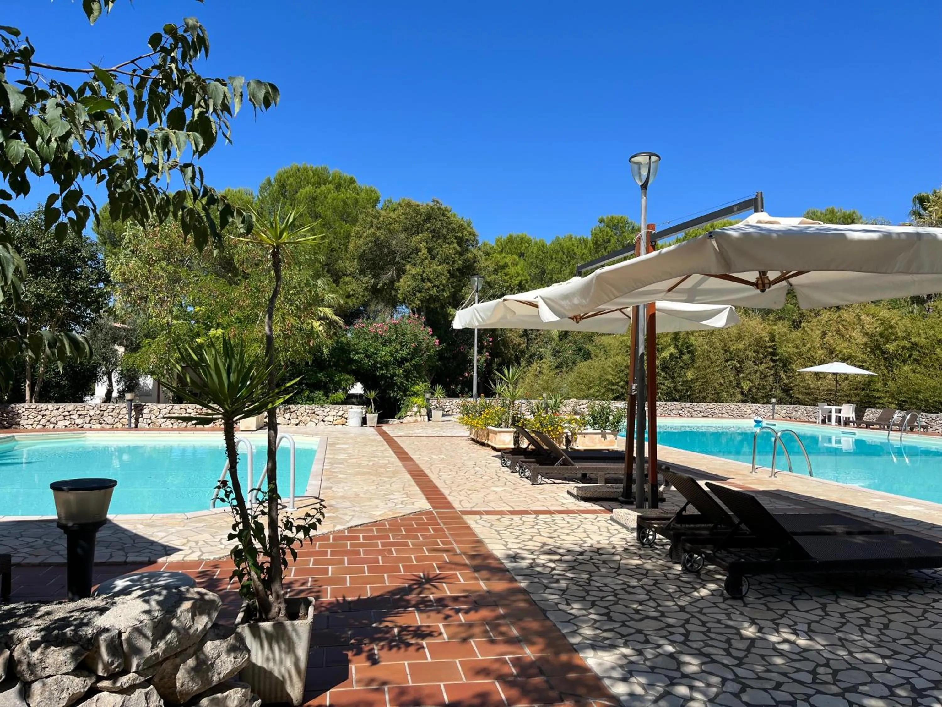 Swimming pool in Casette Masseria La Camardia