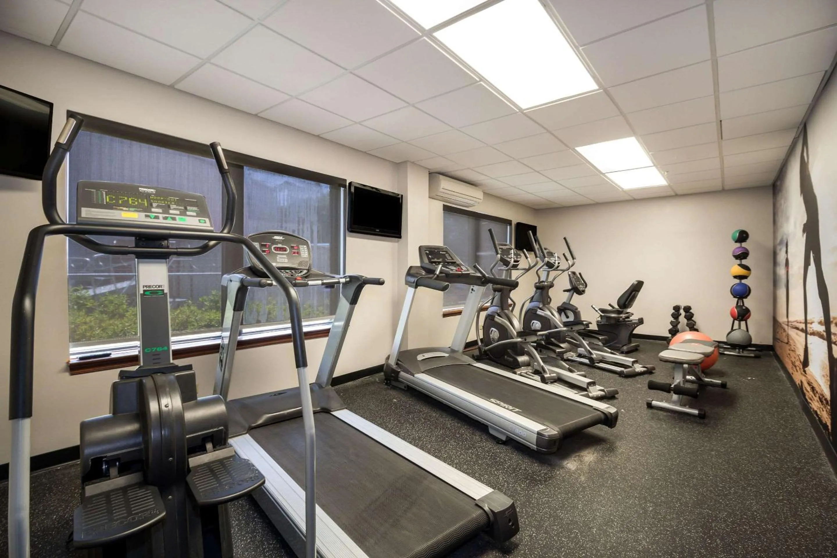 Fitness centre/facilities in Clarion Pointe Charleston - West Ashley