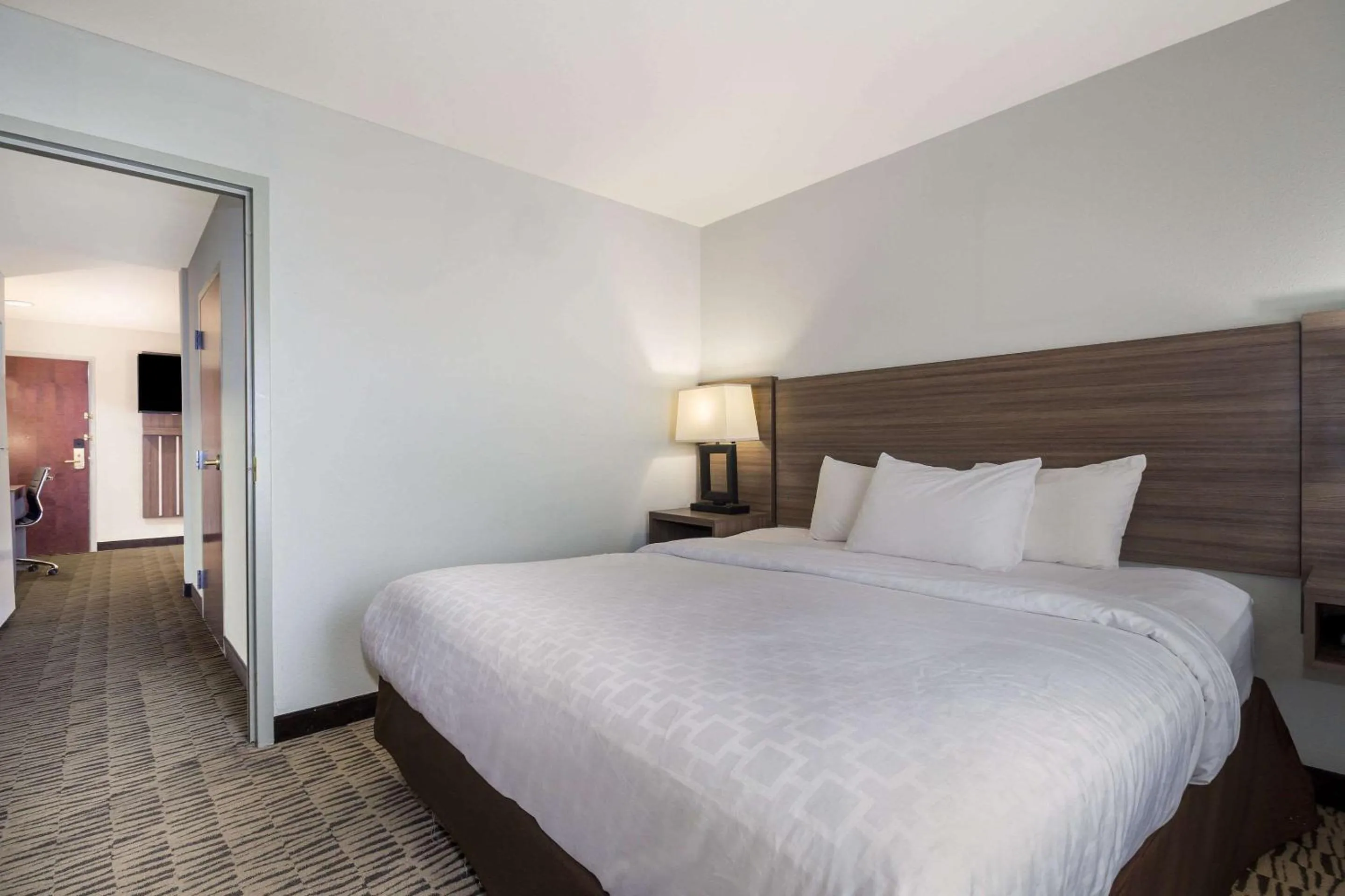 Bedroom, Bed in Clarion Pointe Charleston - West Ashley