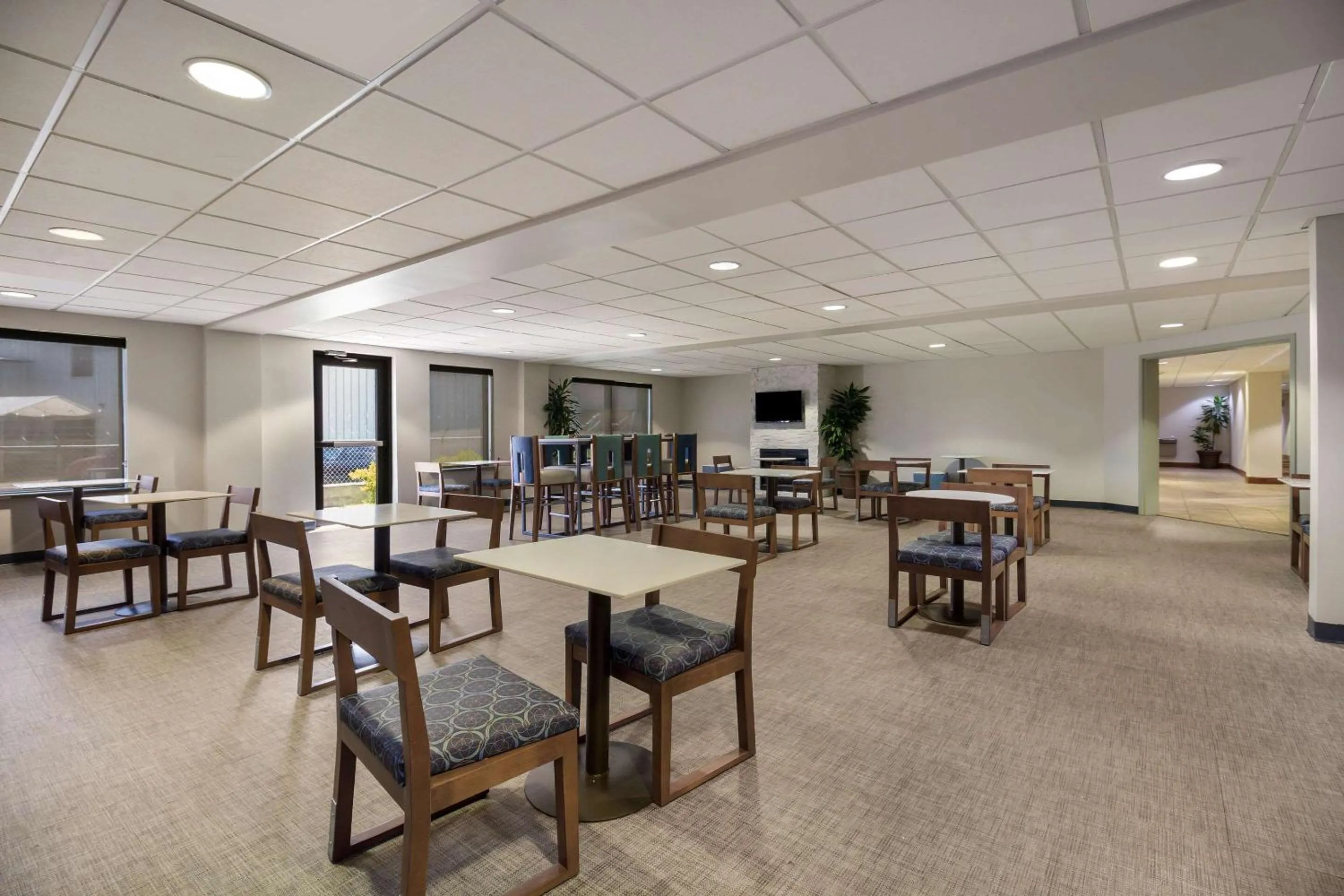 Breakfast in Clarion Pointe Charleston - West Ashley