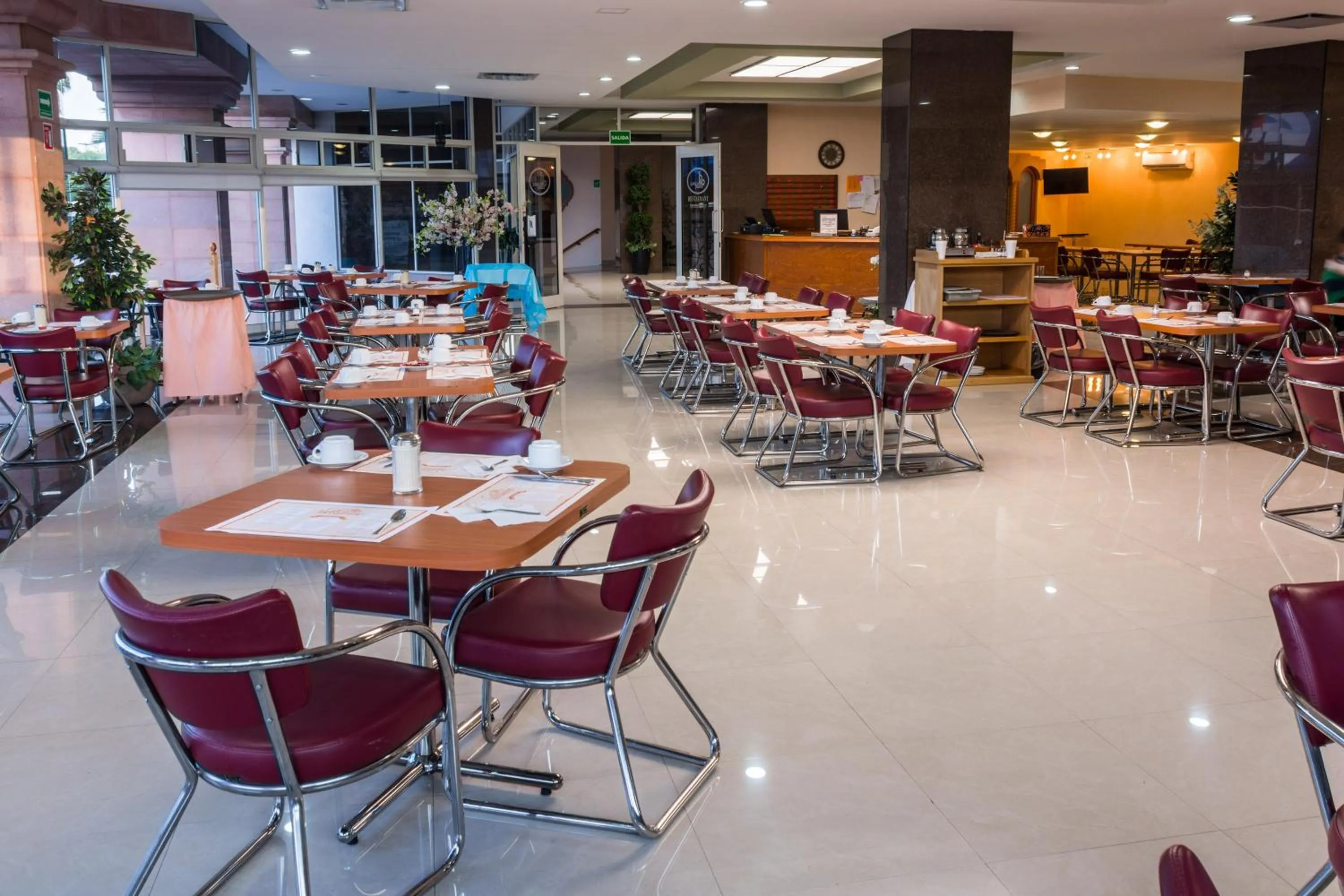 Restaurant/places to eat in Hotel Real Plaza Aguascalientes