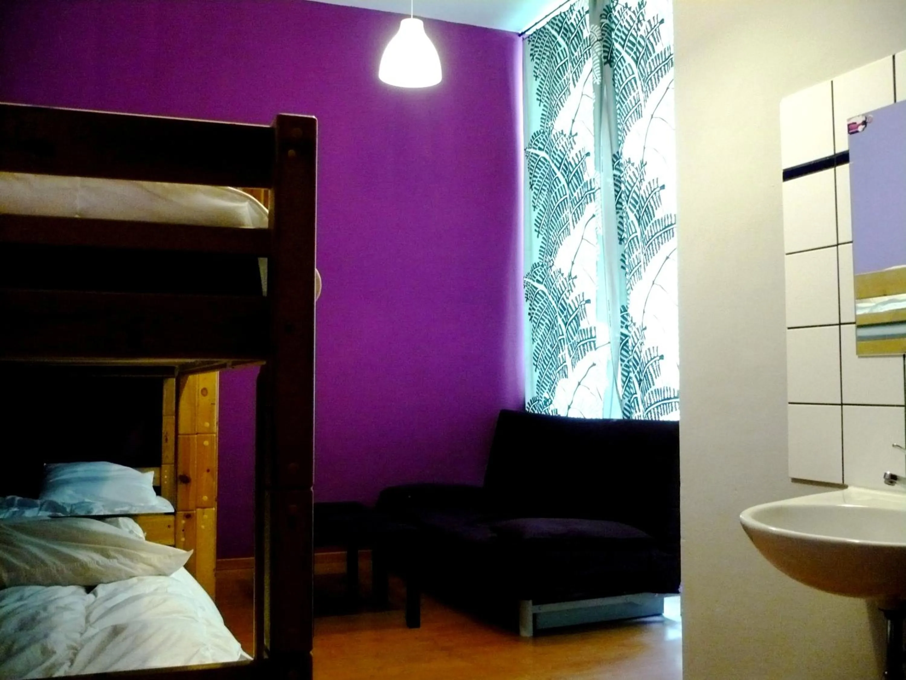 Photo of the whole room in Lette'm Sleep Berlin