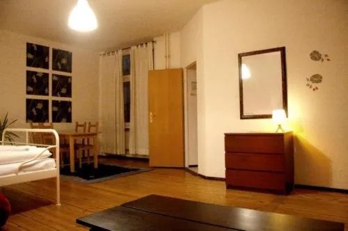 Photo of the whole room in Lette'm Sleep Berlin
