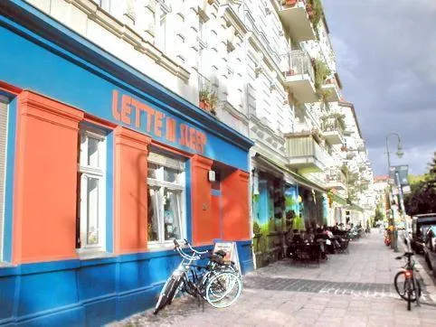 Facade/entrance in Lette'm Sleep Berlin