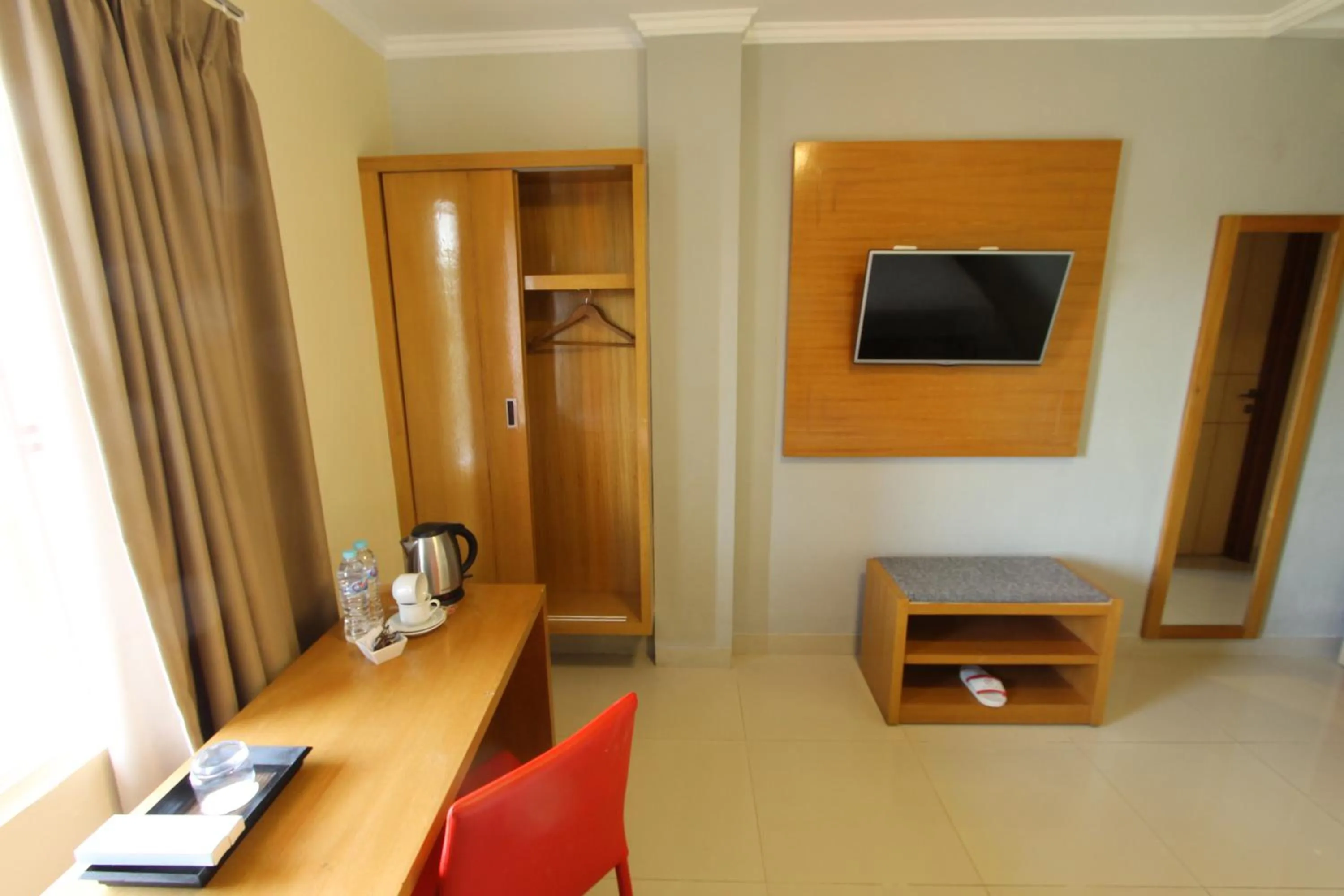 Coffee/tea facilities in Maleosan Inn Manado Hotel