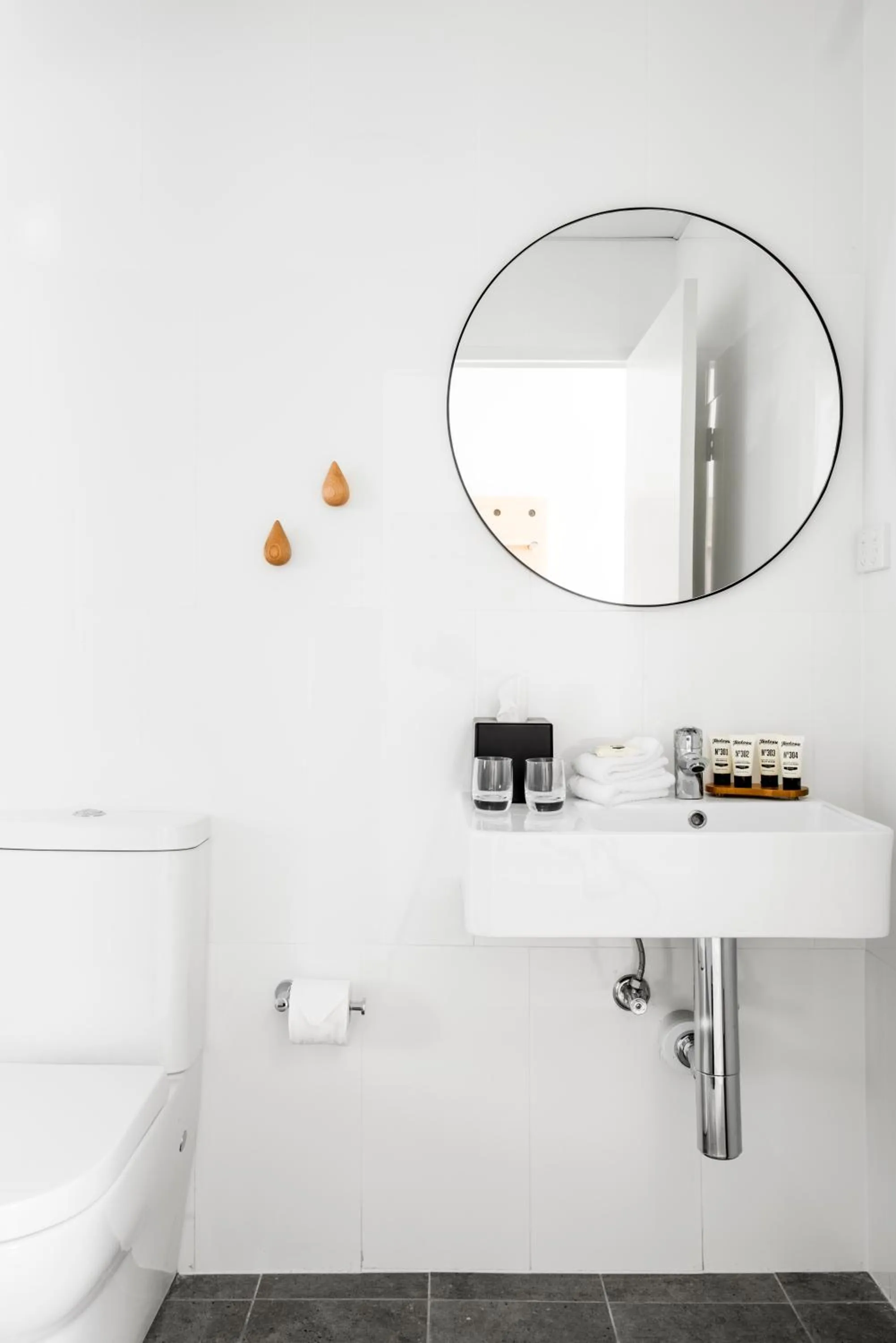 Bathroom in Veriu Broadway