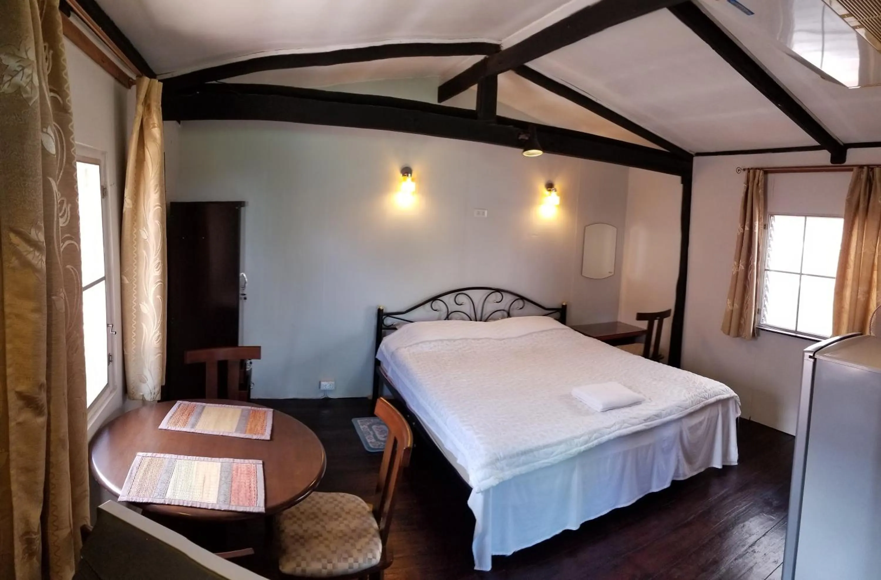 Photo of the whole room in Bamboo Garden