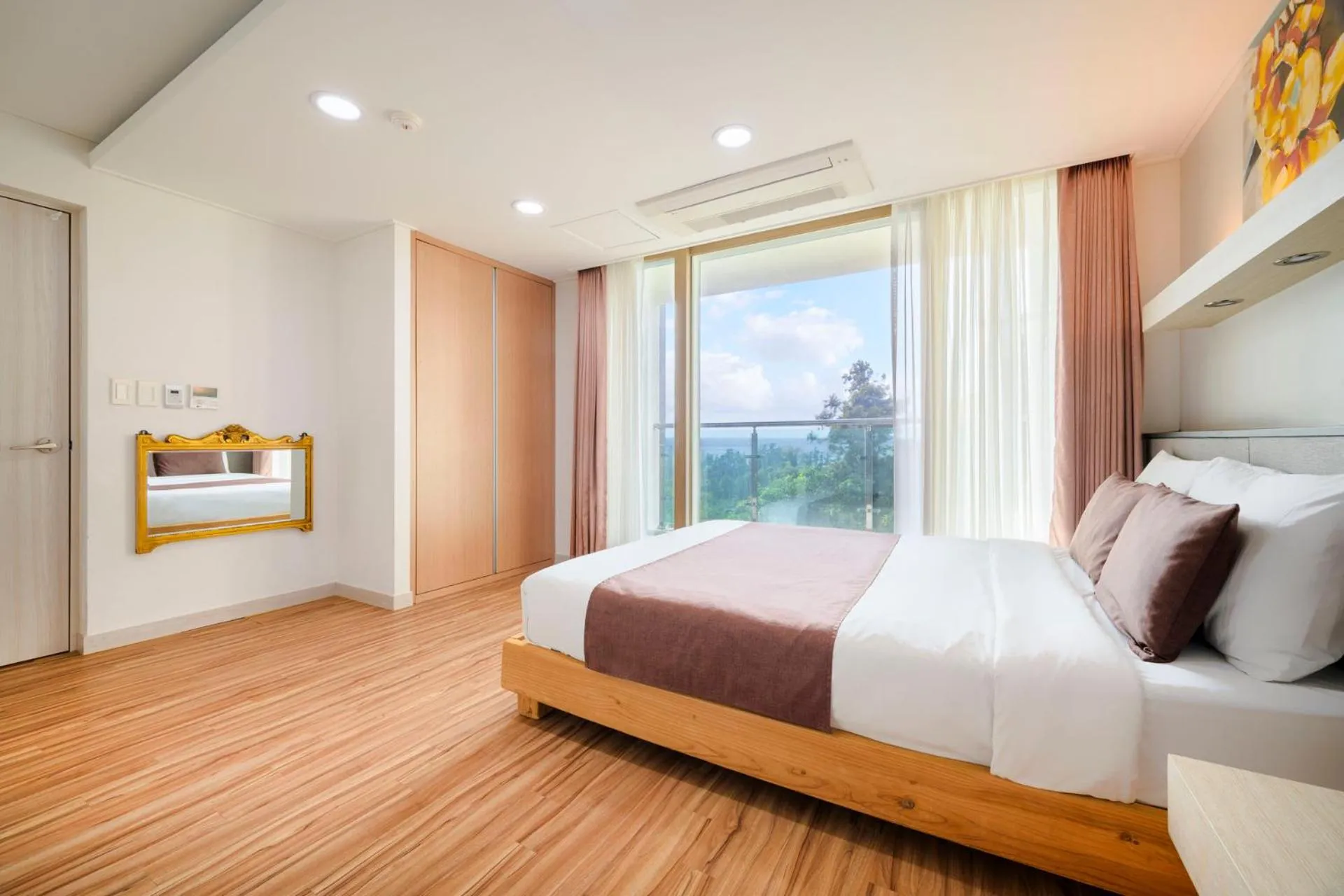 Bedroom, Bed in Jeju M Resort