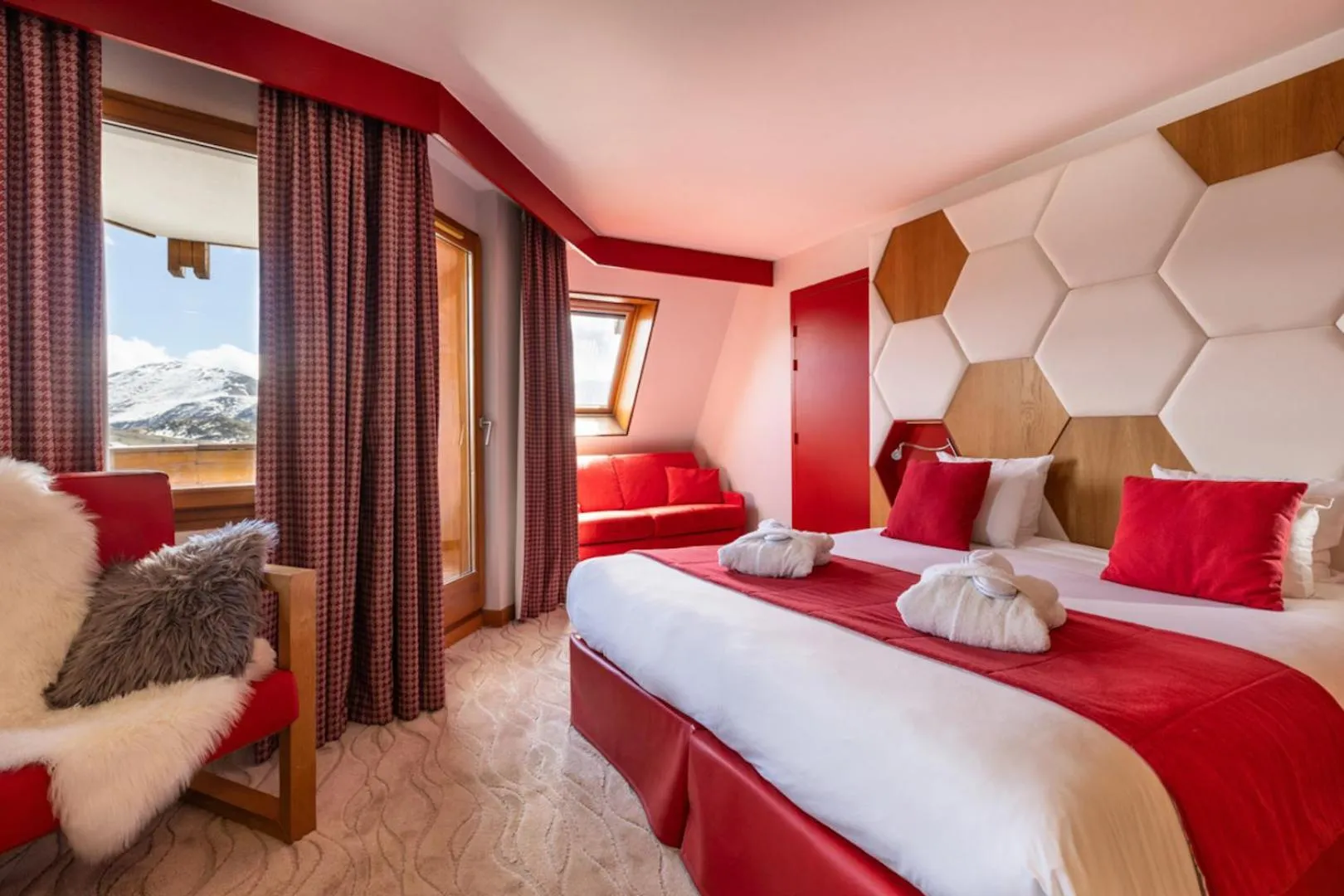 Bed in Royal Ours Blanc Boutique Hôtel & Spa