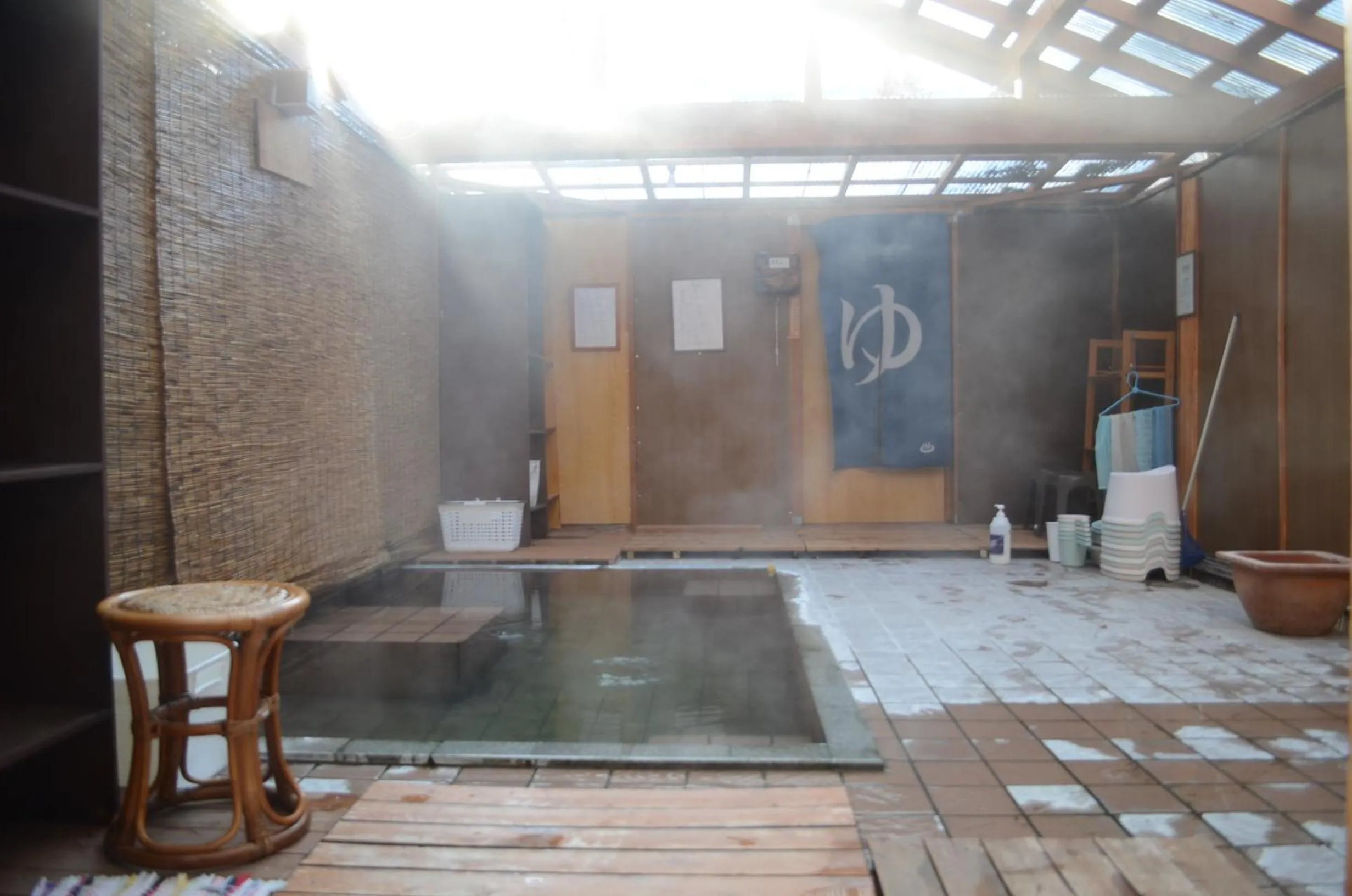 Hot Spring Bath in Guesthouse Tomoshibi