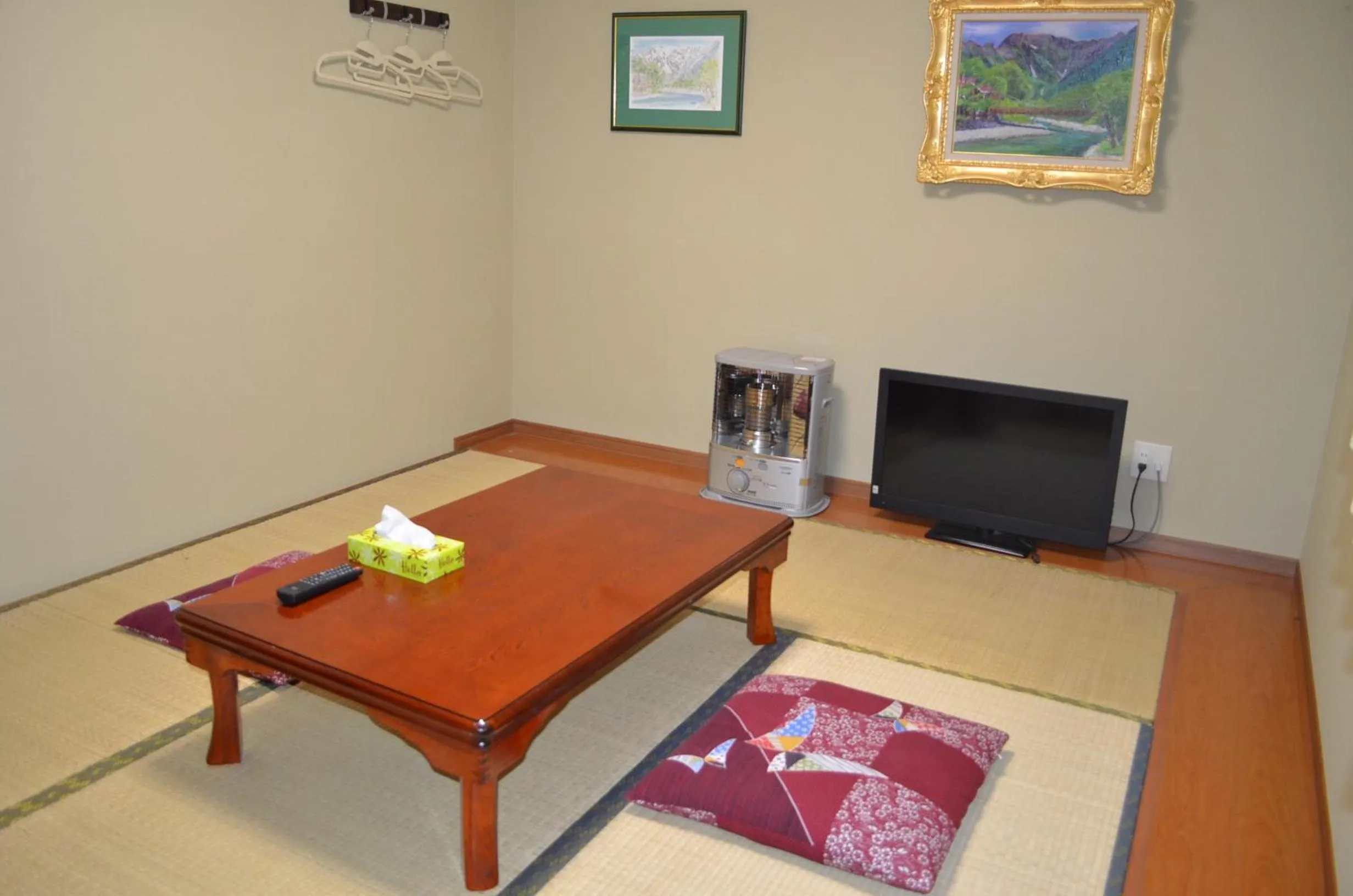 Photo of the whole room in Guesthouse Tomoshibi