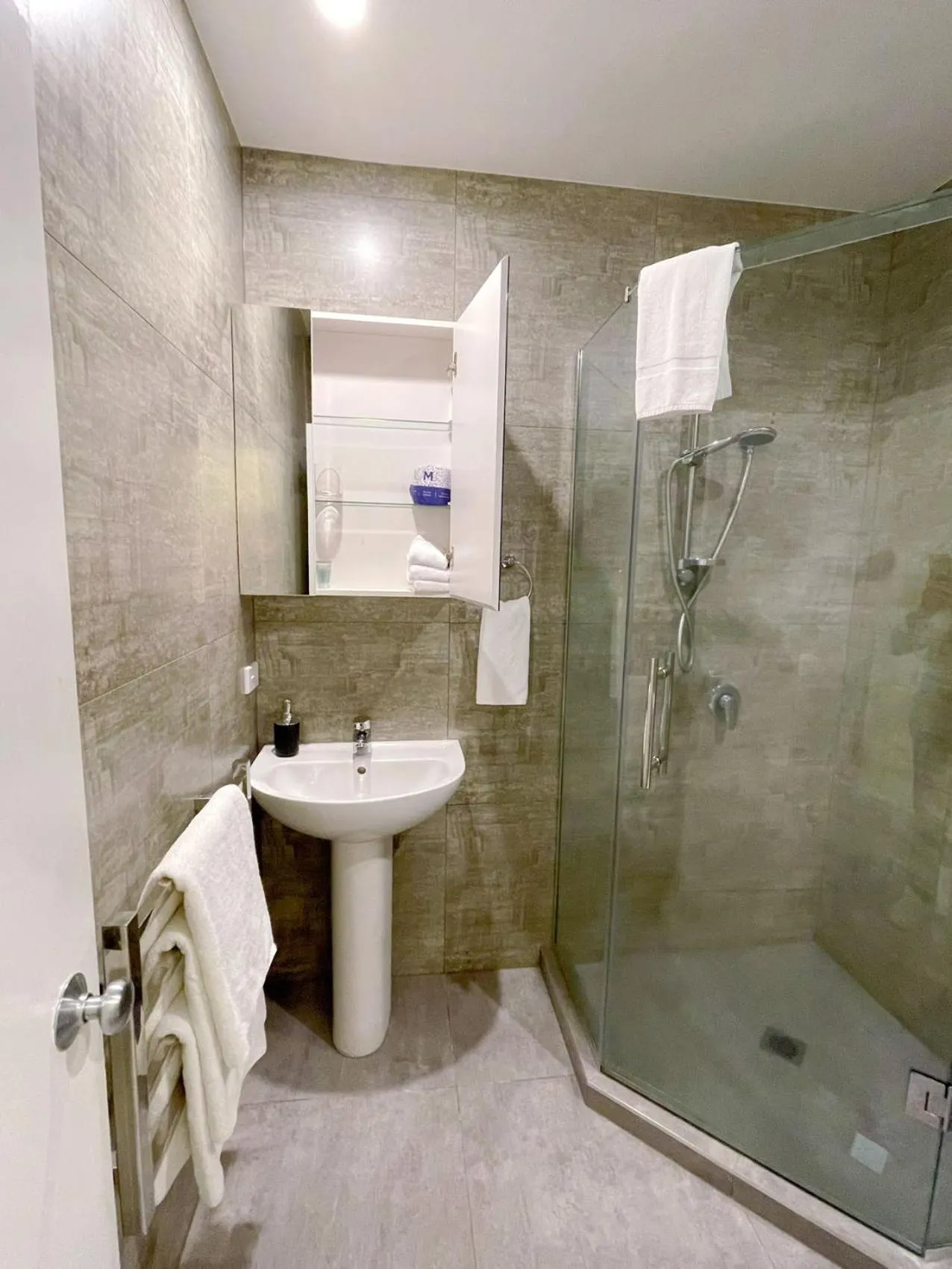 Bathroom in Grand Central Serviced Apartments