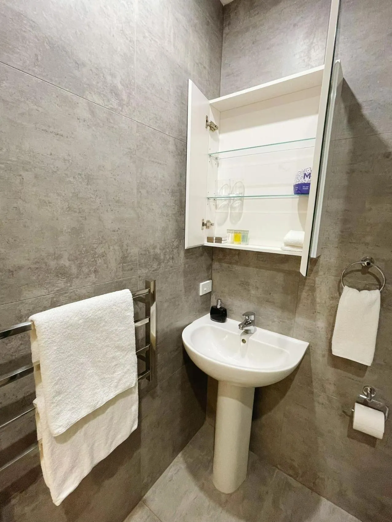 Bathroom in Grand Central Serviced Apartments