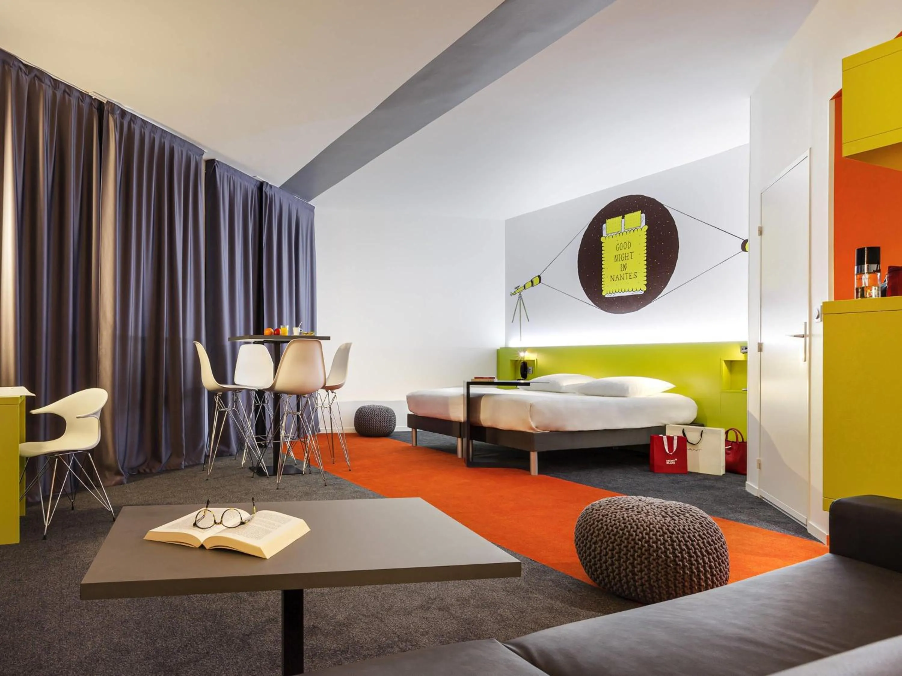 Bedroom, Bed in ibis Styles Nantes Centre Gare