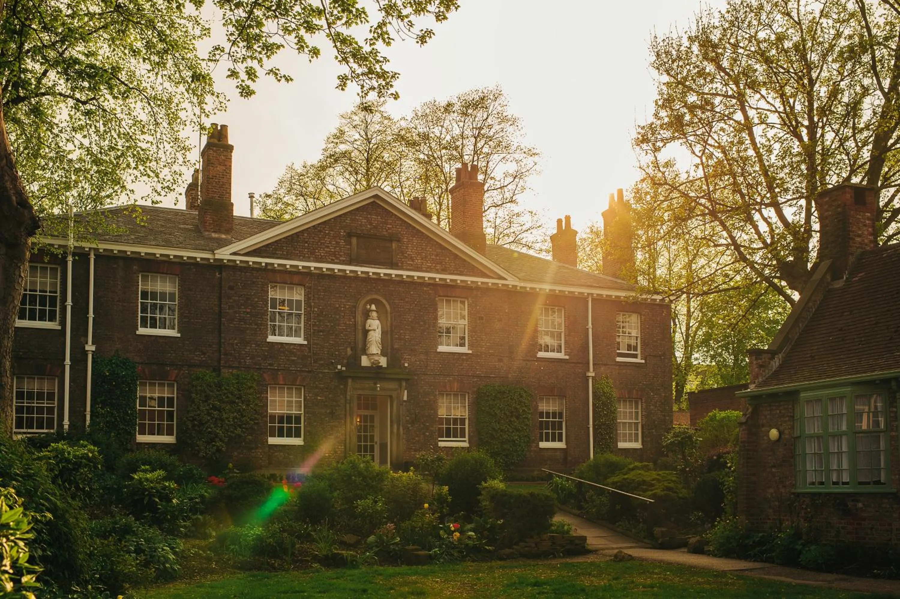 Facade/entrance in Middletons